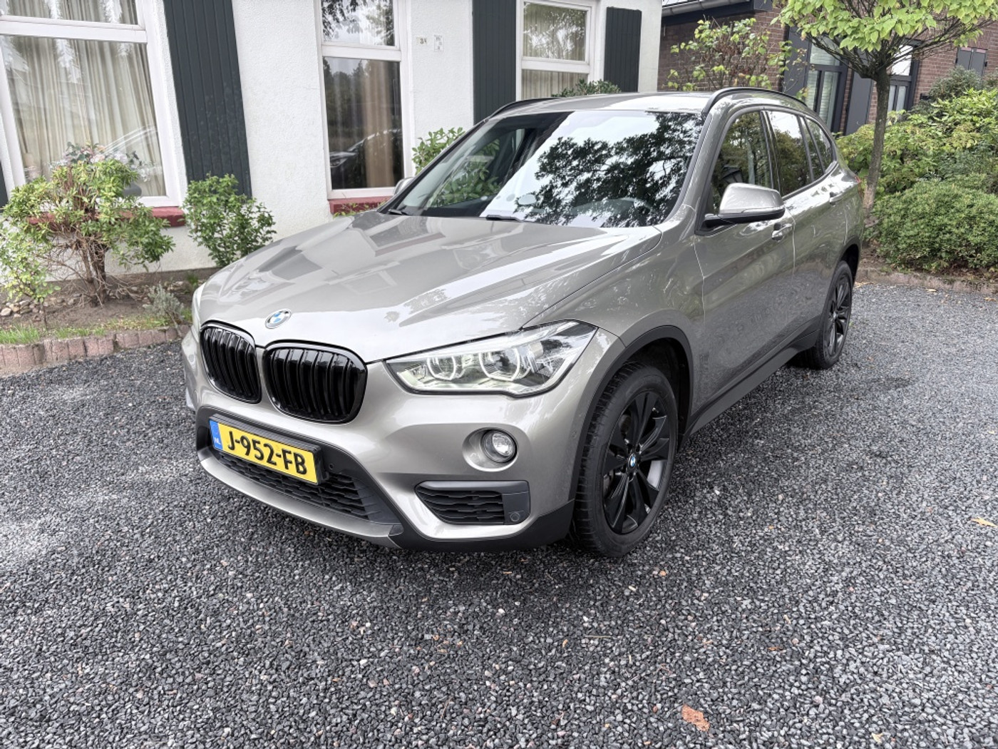 Foto van BMW X1 Sdrive18i