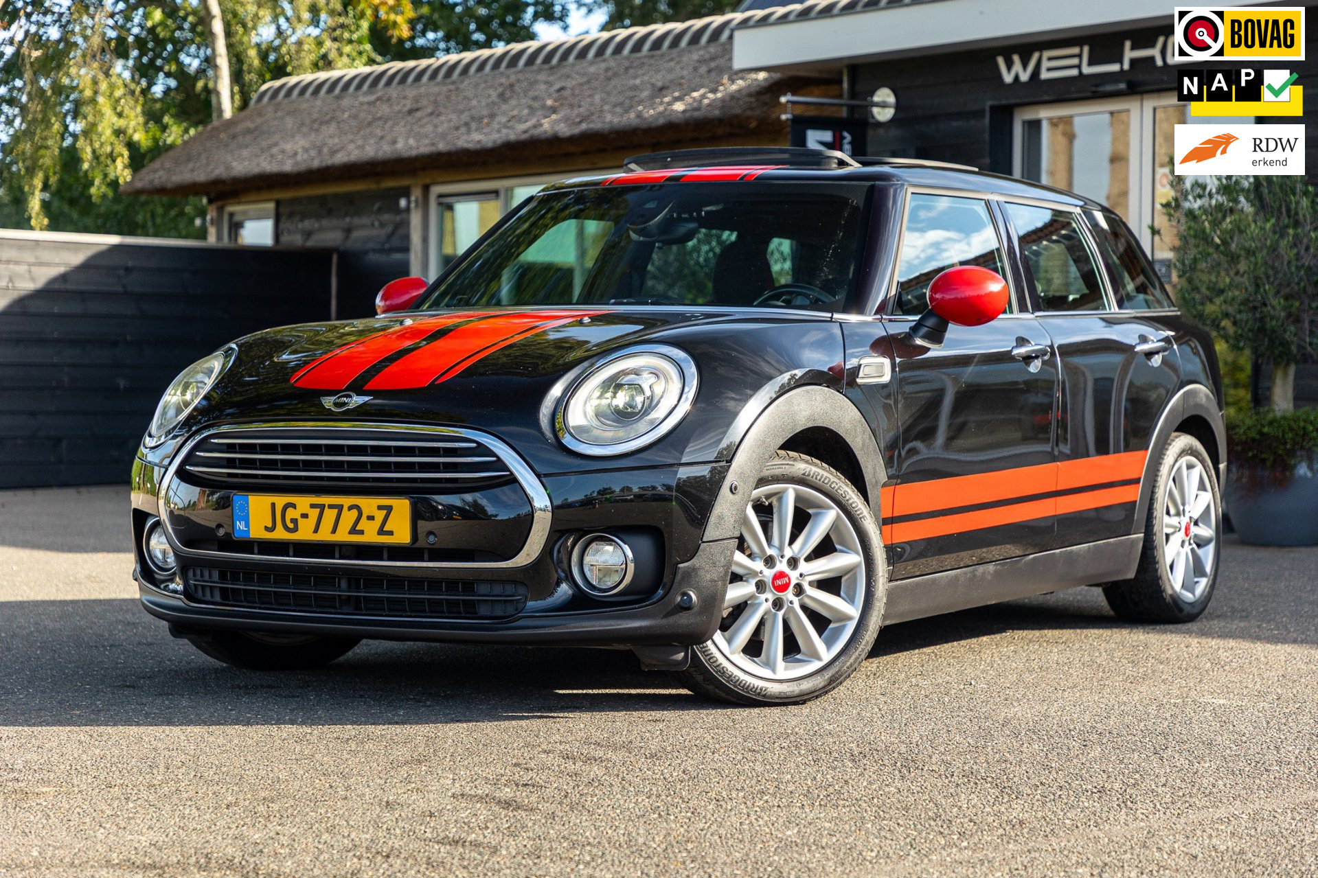 Mini Clubman Cooper 1.5 Cooper Chili Serious Business Panoramadak I Leder Alcantara I Sportstoelen I Navigatie I Stoelverwarming I NAP 2016 - voorkant