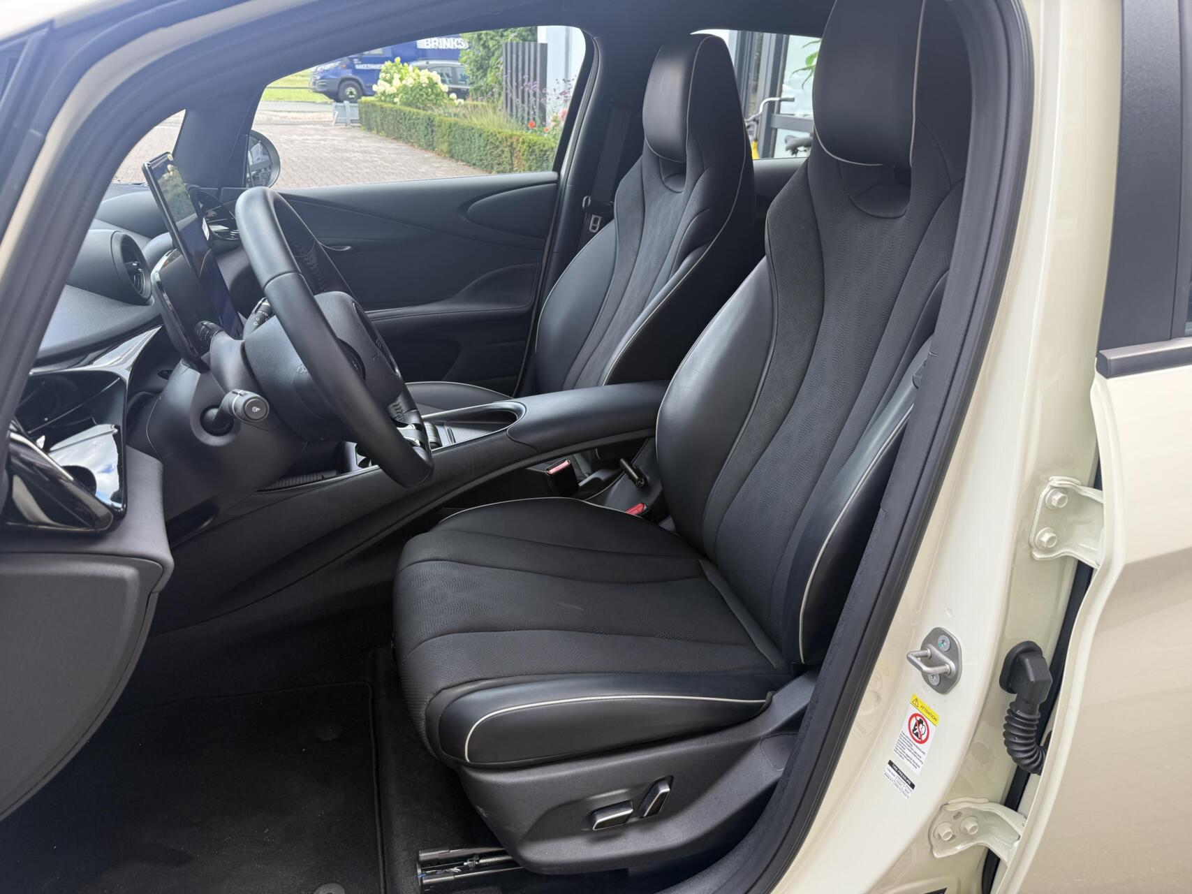 Foto van BYD BYD Dolphin