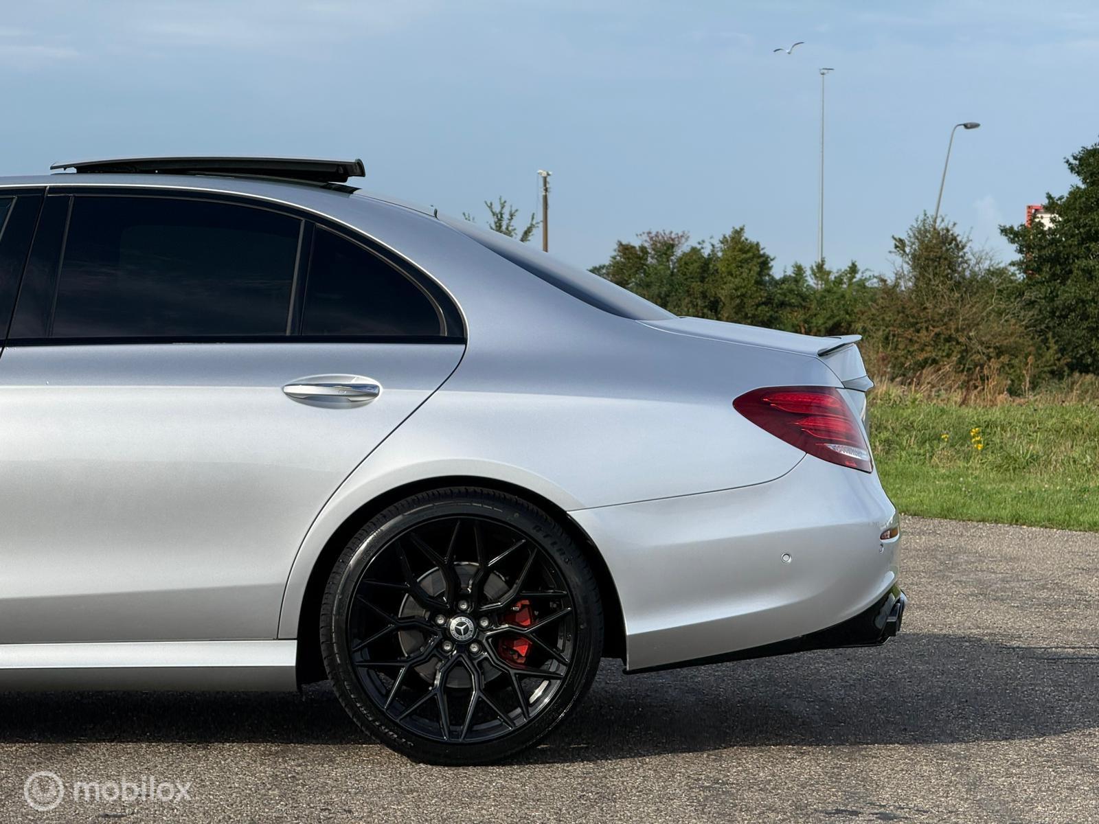 Foto van Mercedes-Benz E 220 D