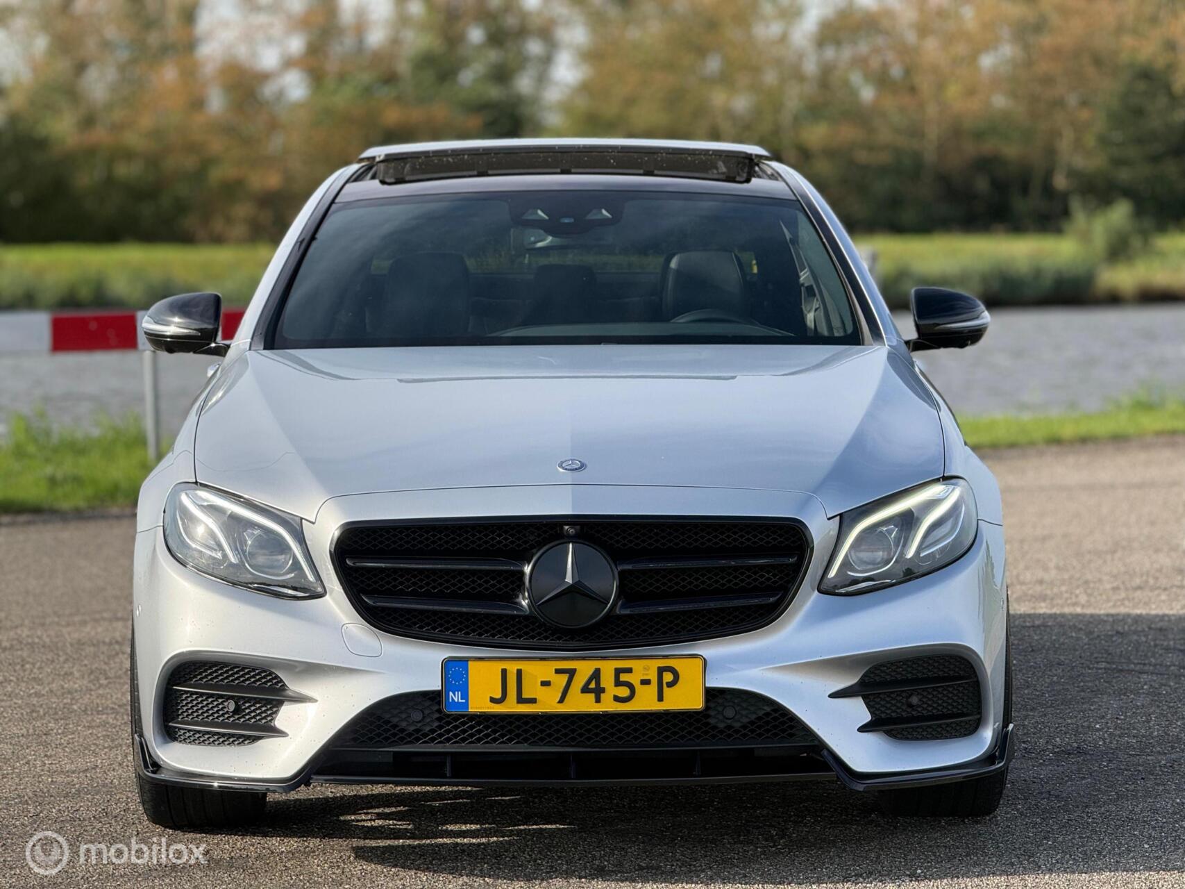Foto van Mercedes-Benz E 220 D