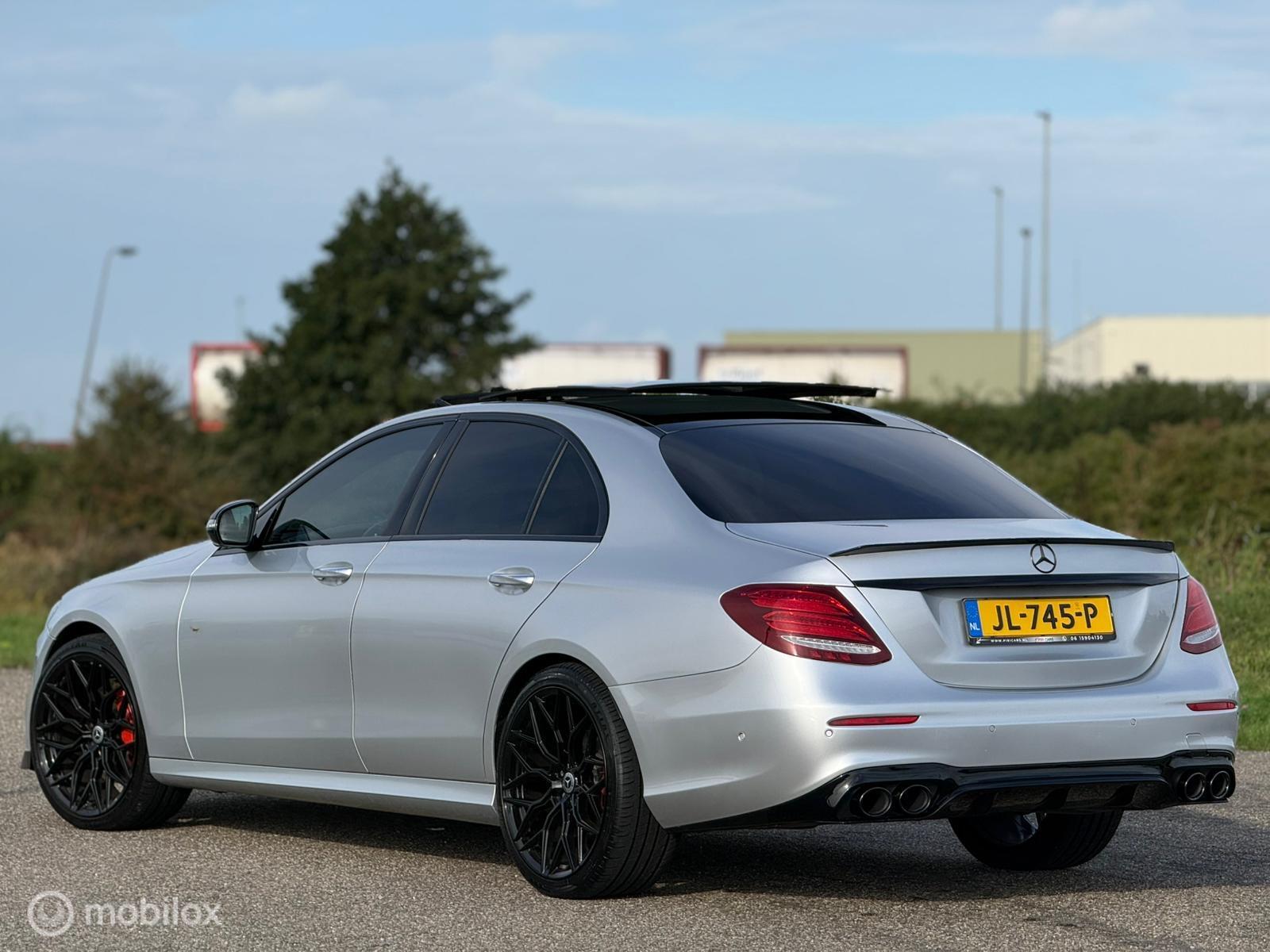 Foto van Mercedes-Benz E 220 D