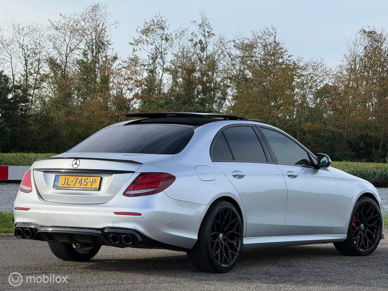 Foto van Mercedes-Benz E 220 D
