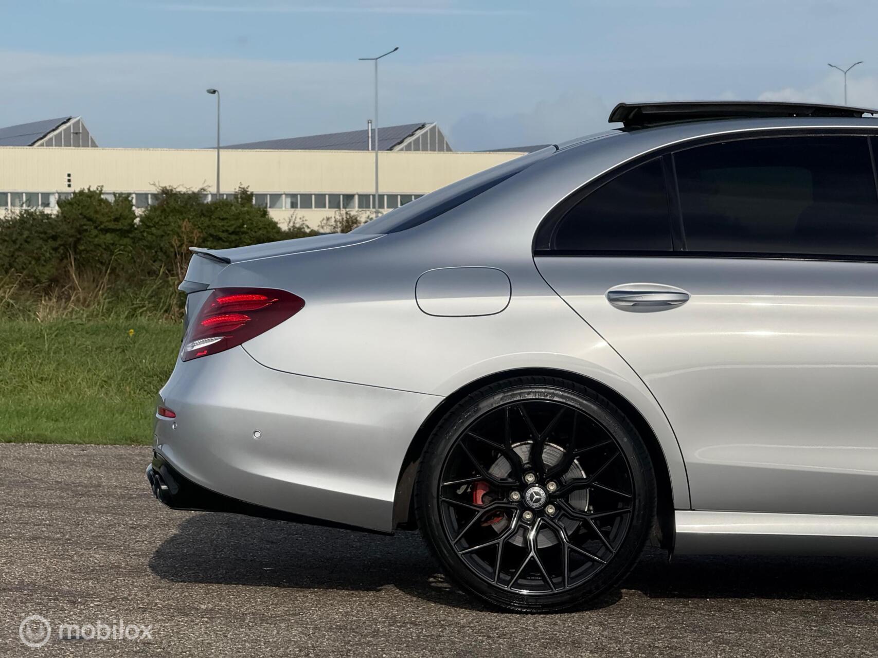 Foto van Mercedes-Benz E 220 D