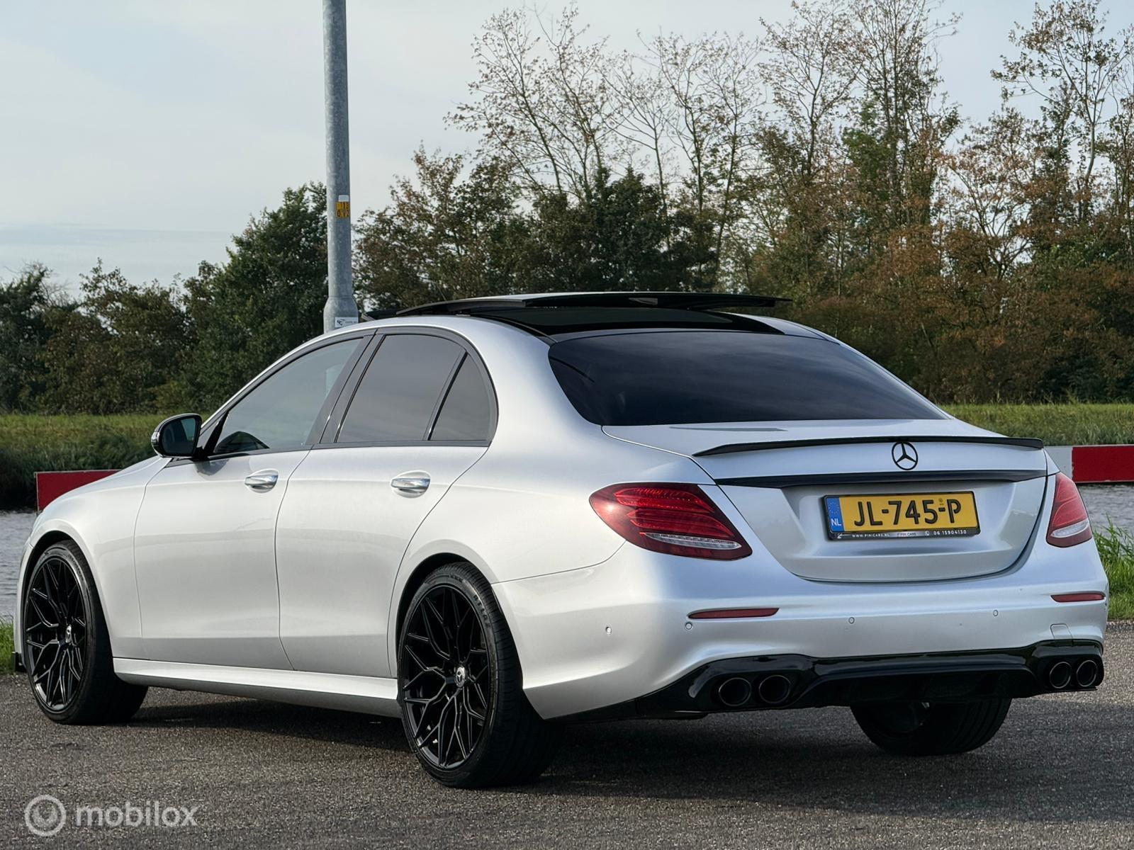 Foto van Mercedes-Benz E 220 D