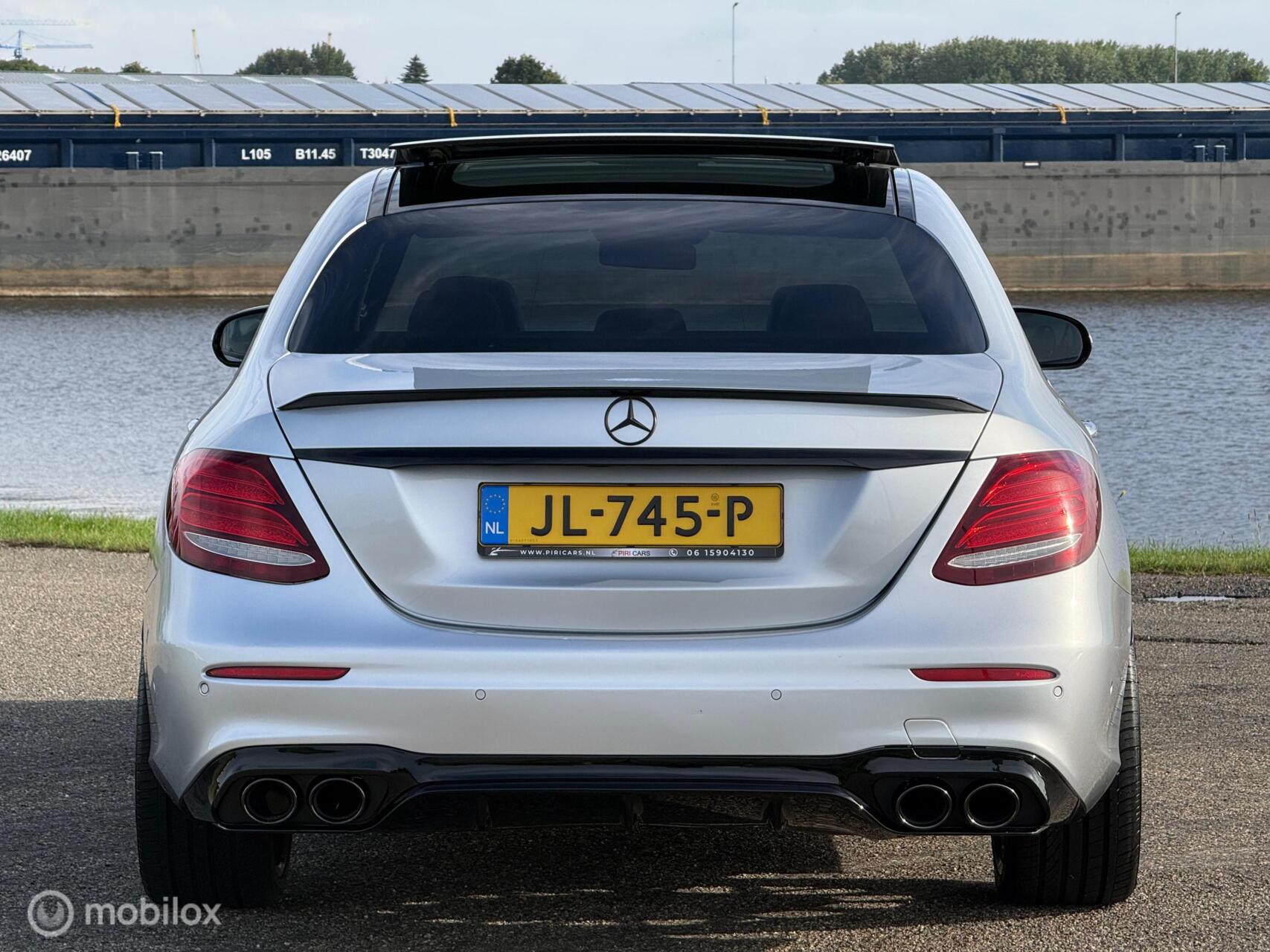 Foto van Mercedes-Benz E 220 D