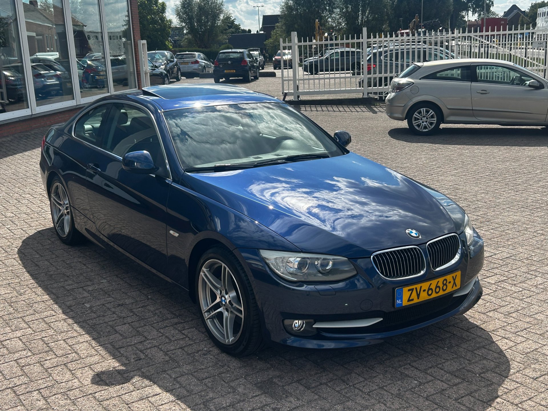 Foto van BMW 325i