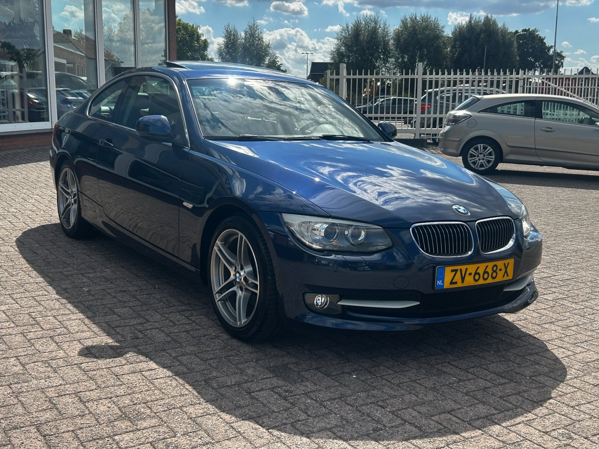Foto van BMW 325i
