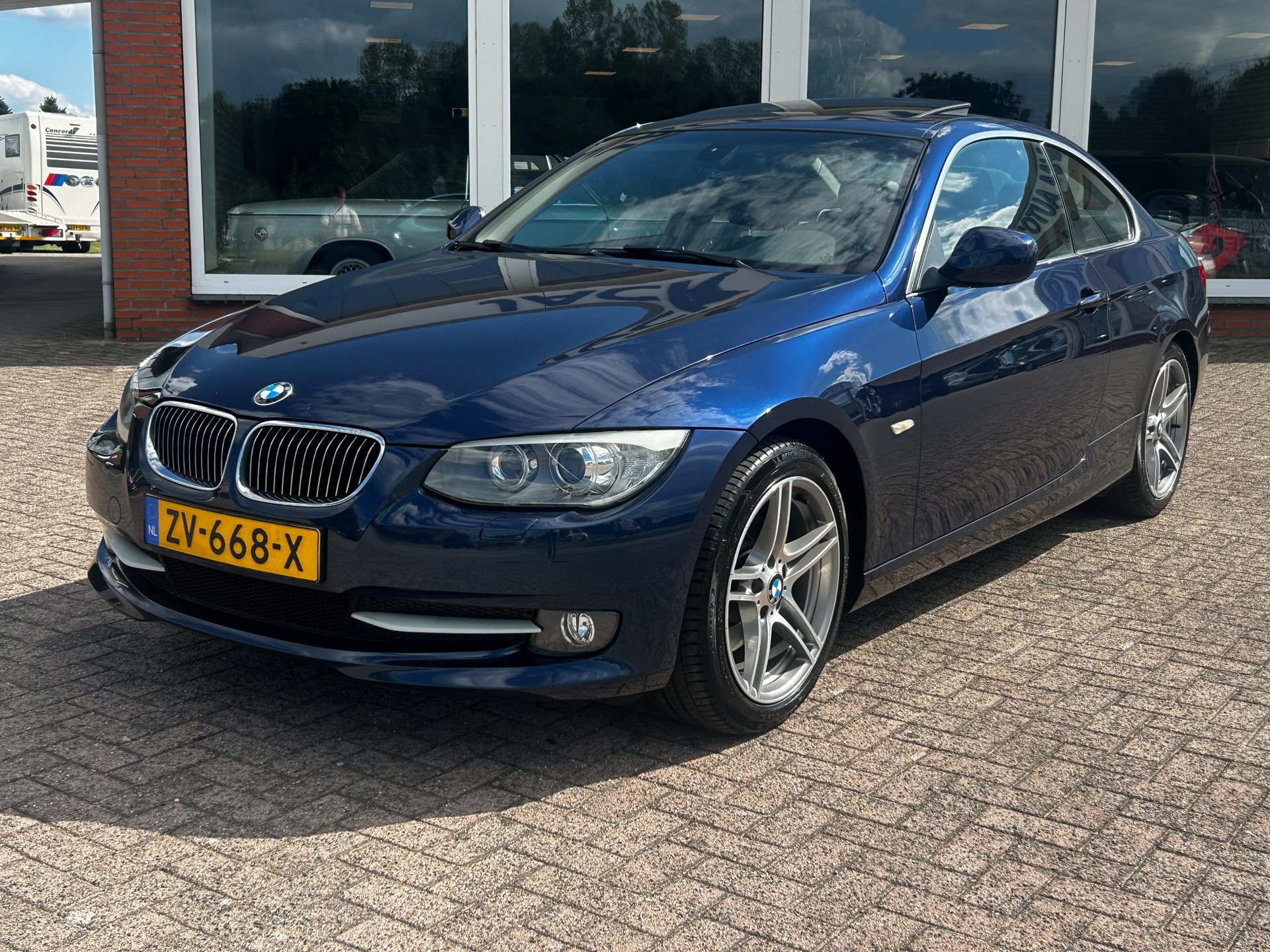 Foto van BMW 325i