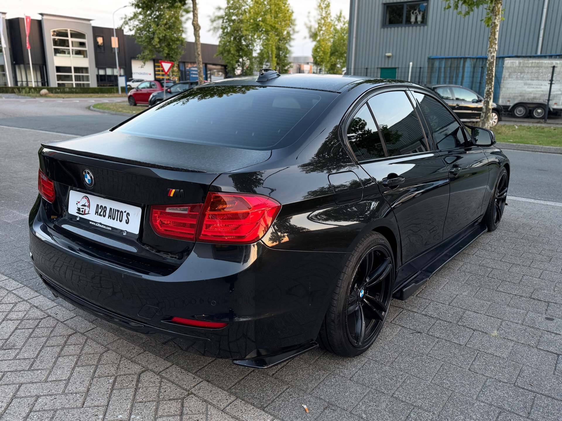 Foto van BMW 320i Ed