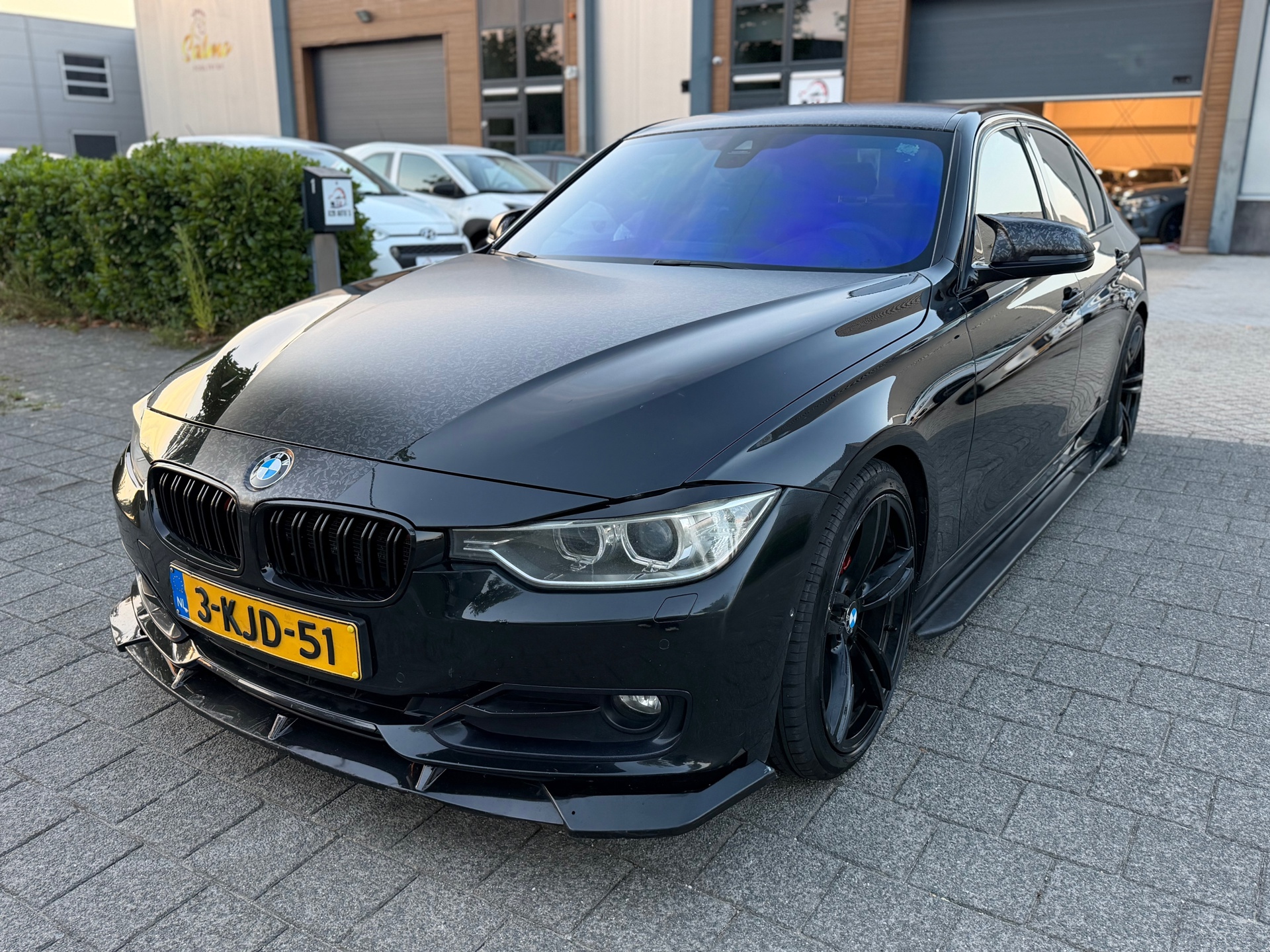 Foto van BMW 320i Ed