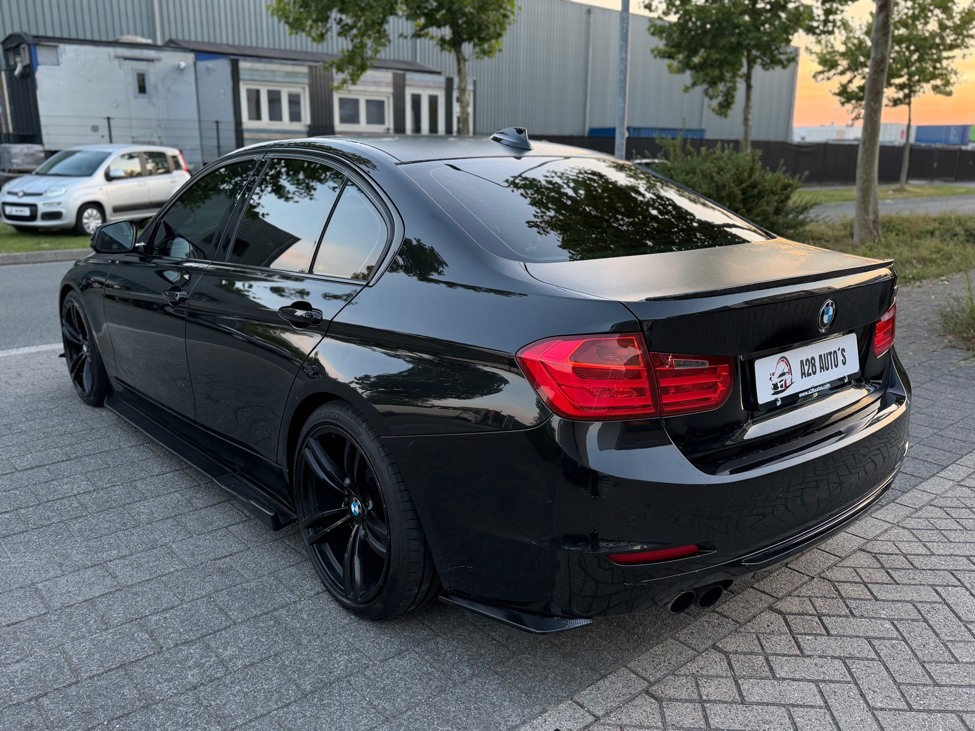 Foto van BMW 320i Ed