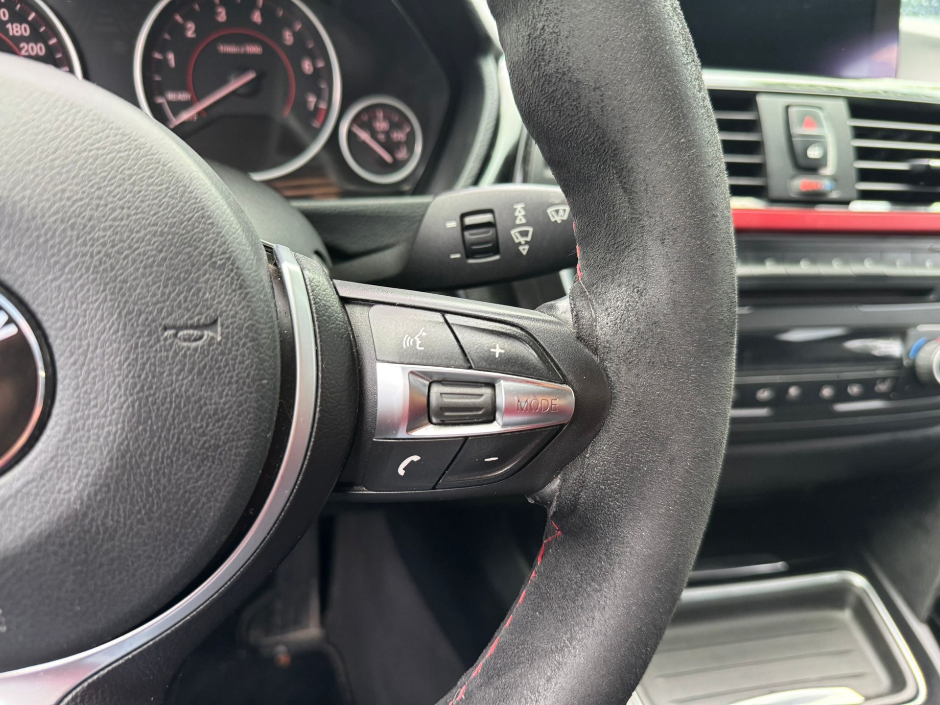 Foto van BMW 320i Ed