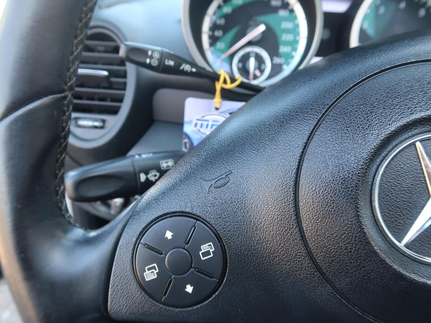 Foto van Mercedes-Benz SLK 200 Kompressor