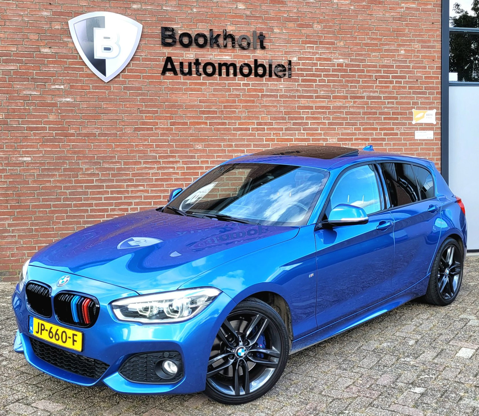 BMW 118i 118i M-Sport, Schuifdak, HiFi (NL-auto NAP) 2016 - voorkant