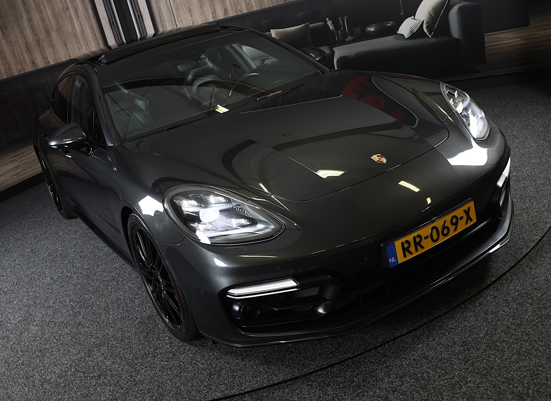 Foto van Porsche Panamera 4 E-hybrid