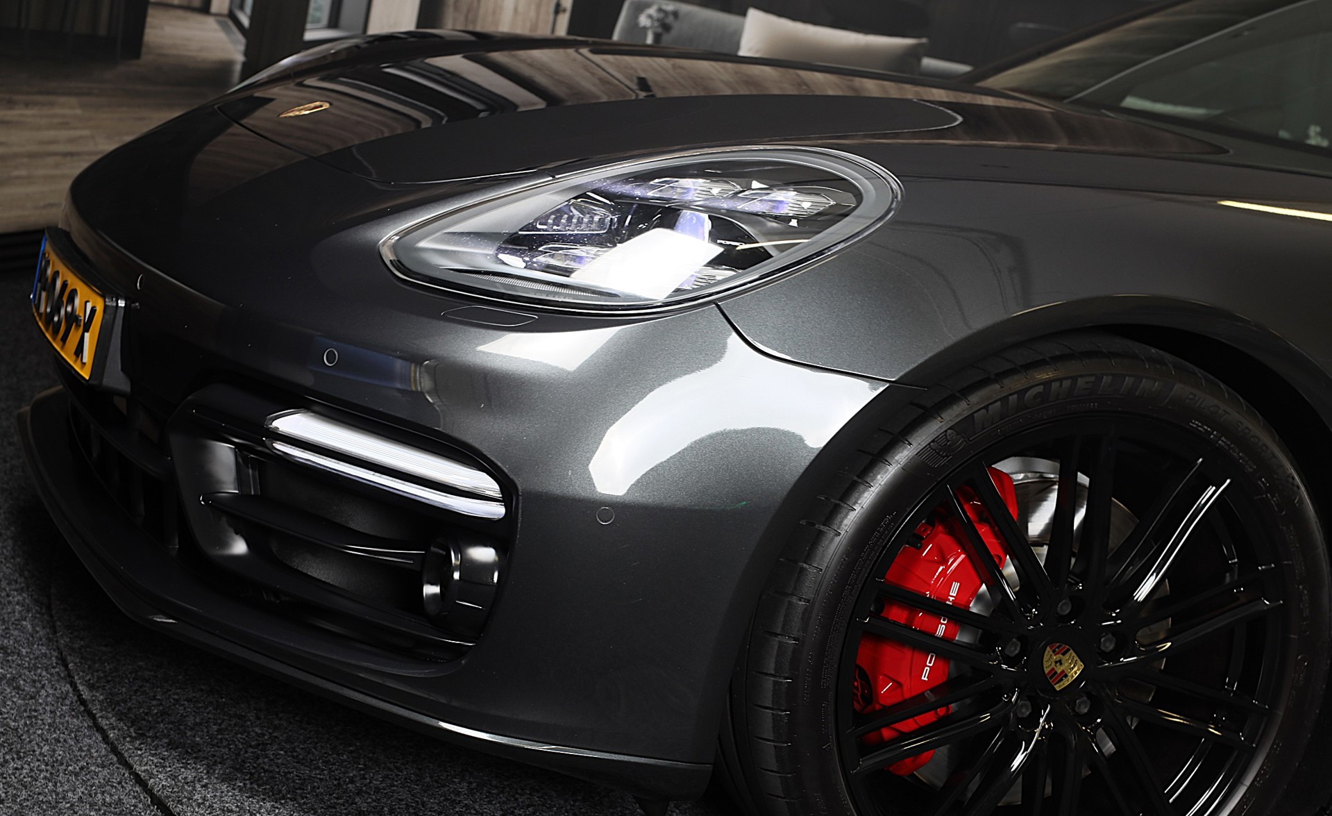 Foto van Porsche Panamera 4 E-hybrid
