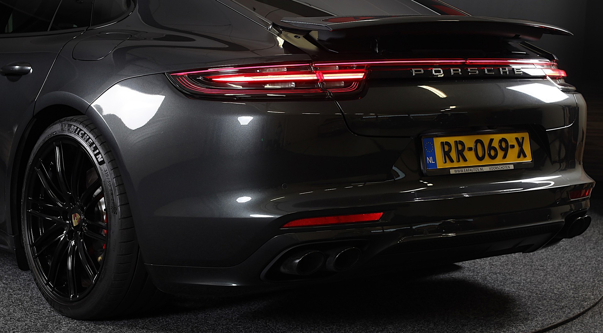 Foto van Porsche Panamera 4 E-hybrid