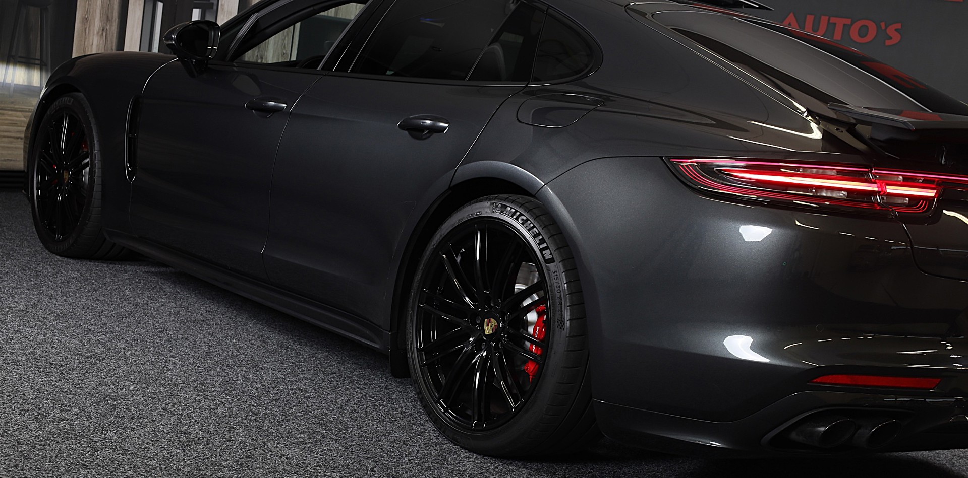 Foto van Porsche Panamera 4 E-hybrid