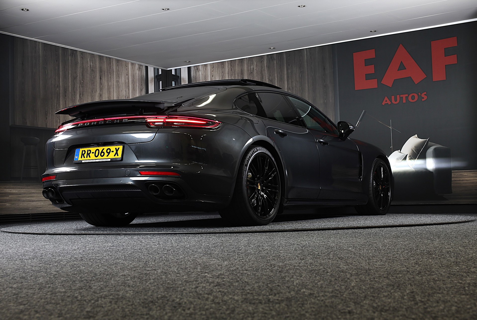 Foto van Porsche Panamera 4 E-hybrid