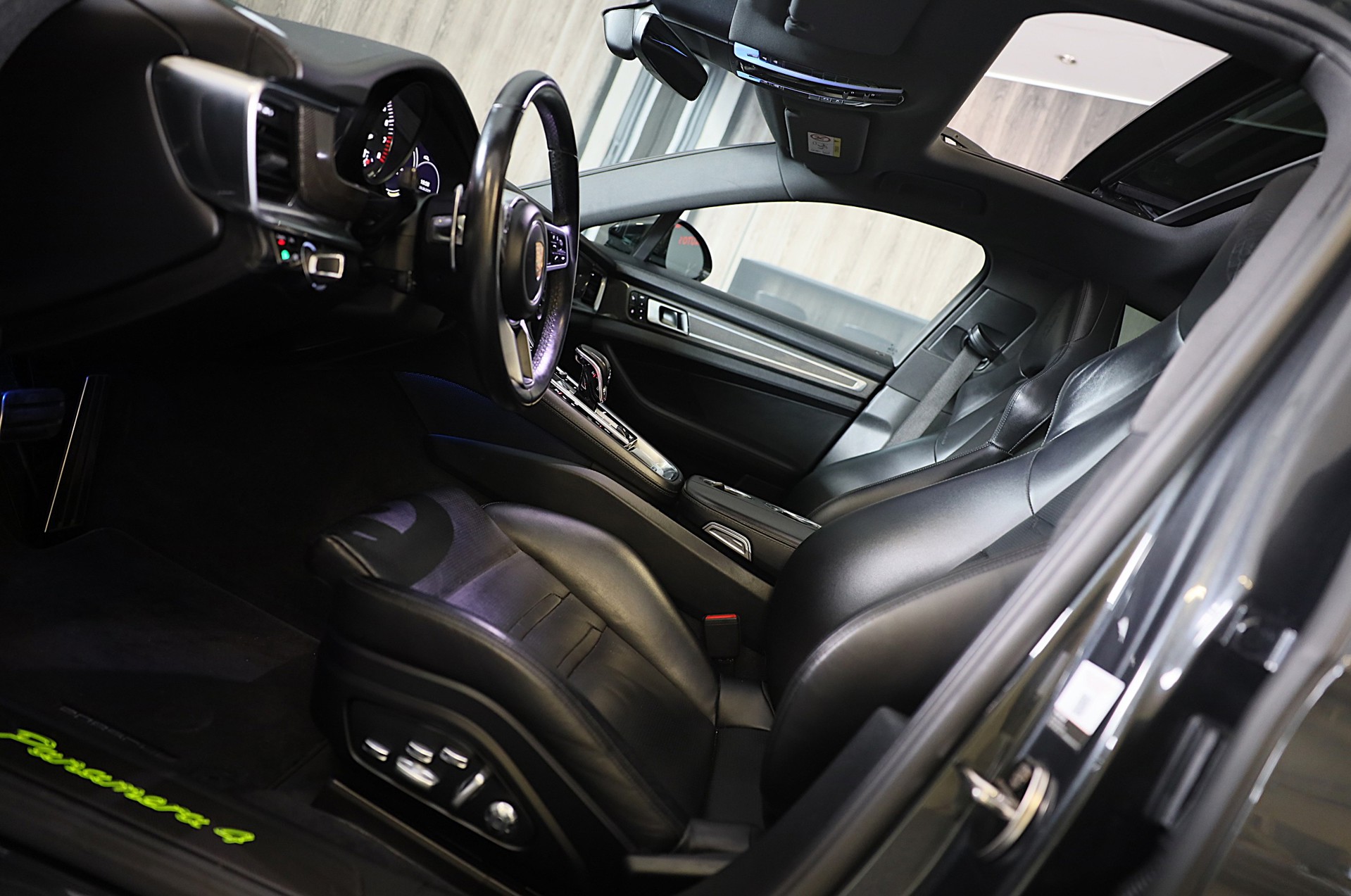Foto van Porsche Panamera 4 E-hybrid