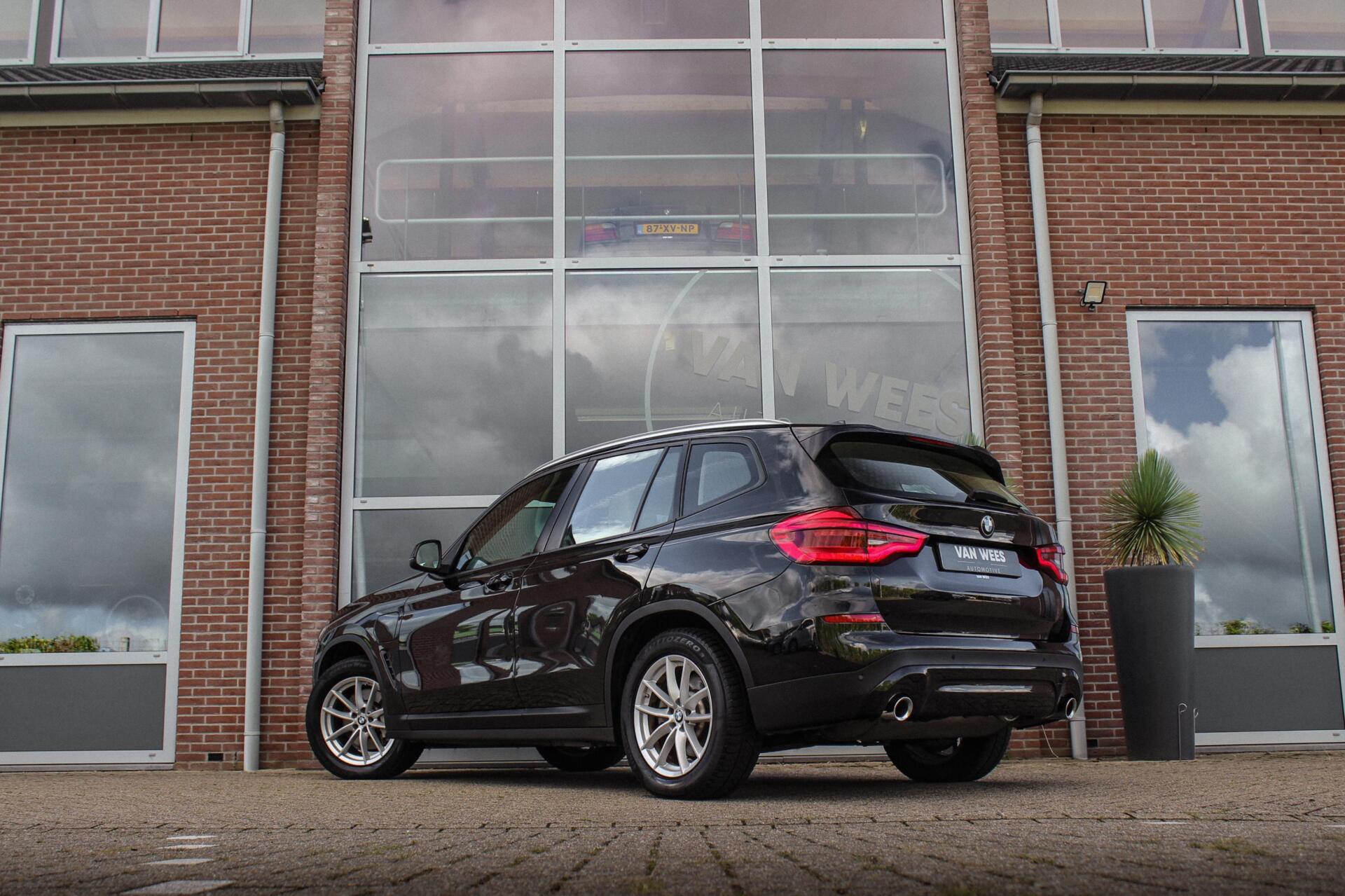 Foto van BMW X3 Xdrive30e