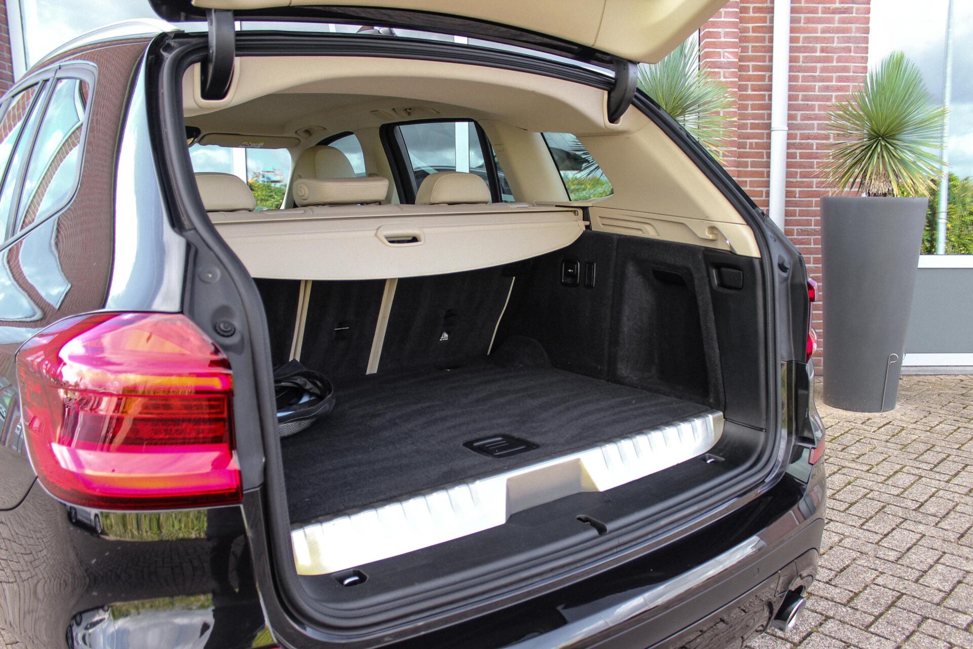 Foto van BMW X3 Xdrive30e