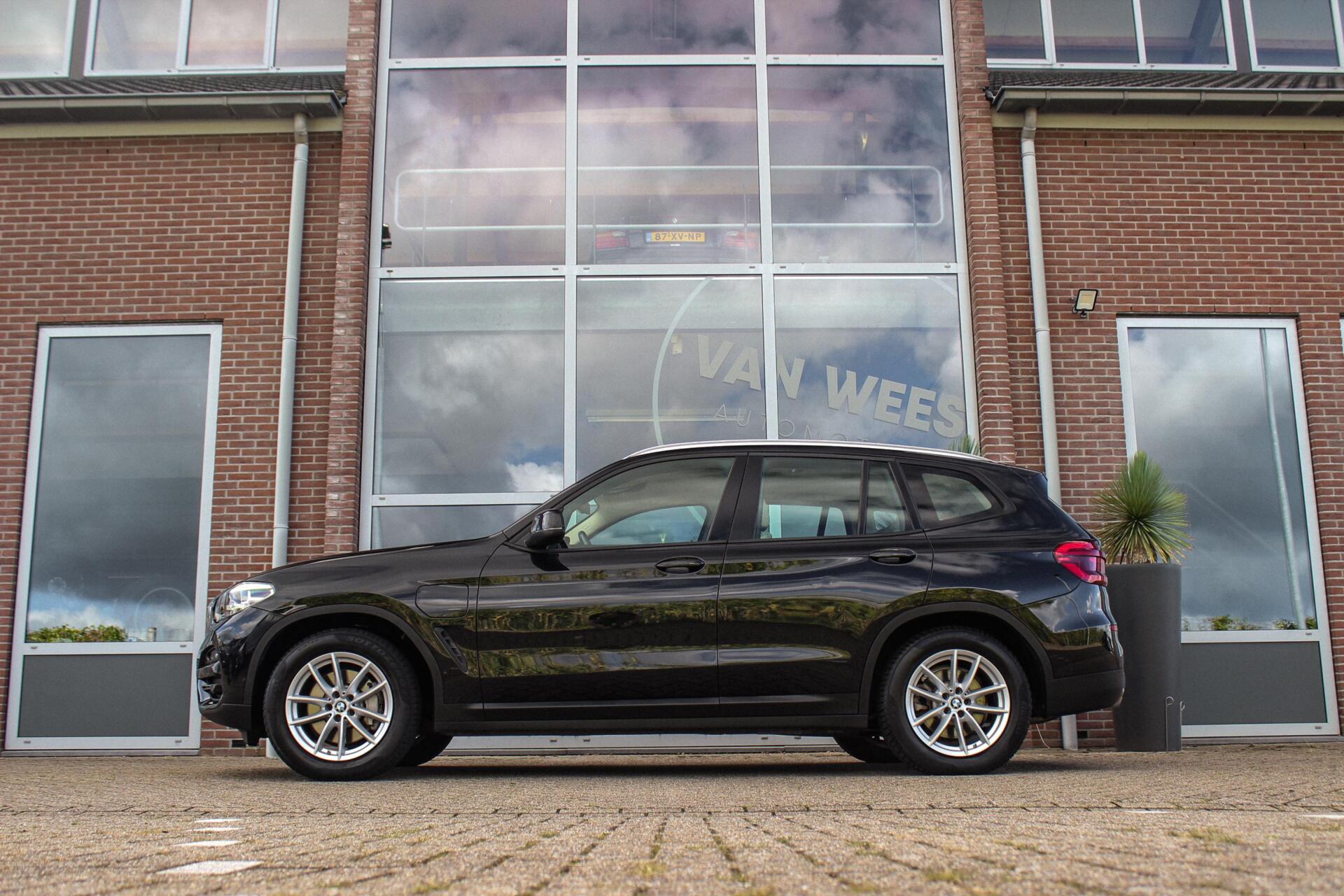 Foto van BMW X3 Xdrive30e