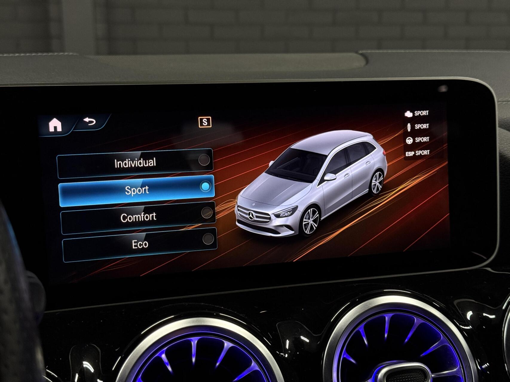 Foto van Mercedes-Benz B 250 4Matic