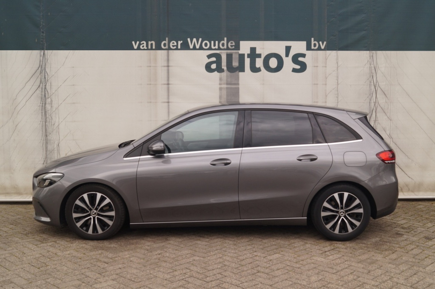 Mercedes-Benz B 250 250 225pk Automaat Advantage -LED-NAVI-ECC-CAM- 2021 - voorkant