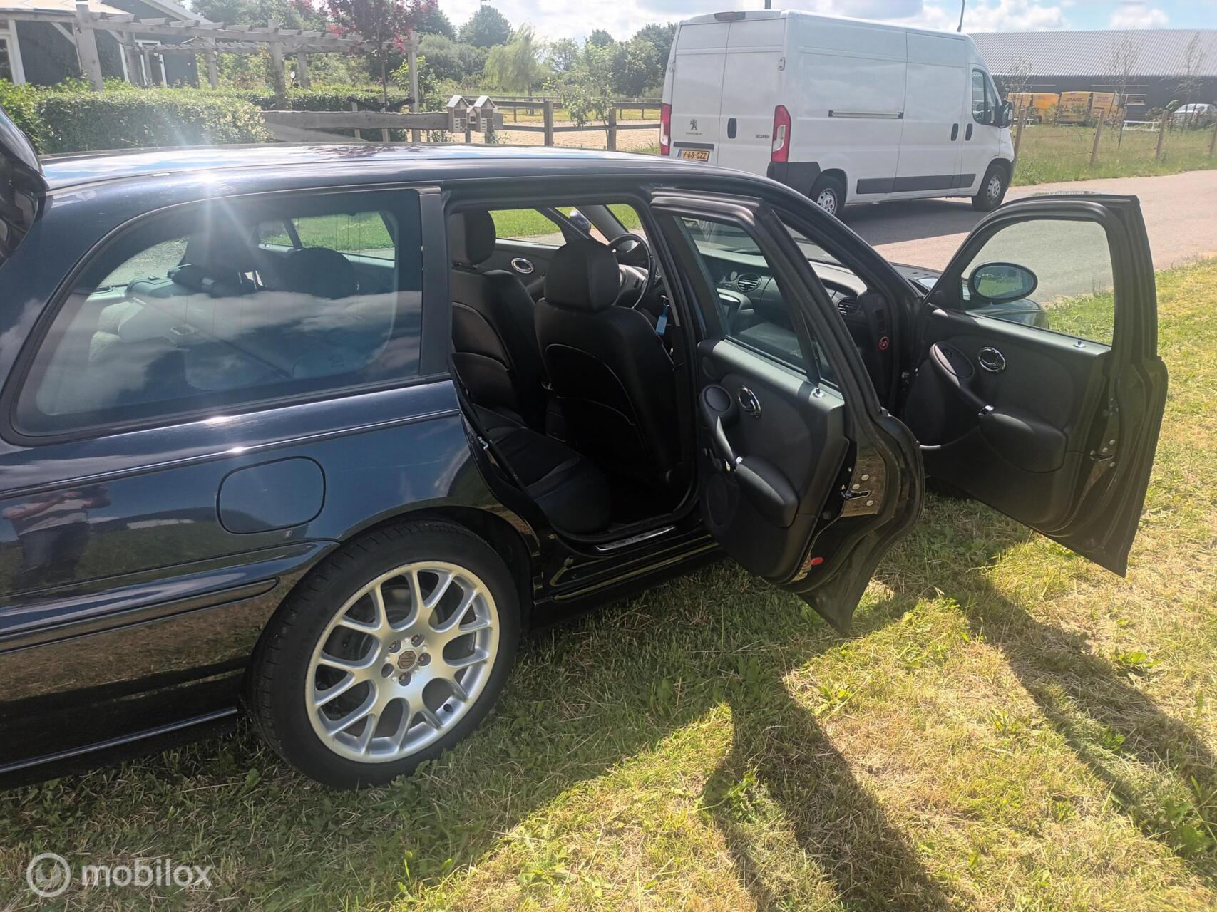 Foto van MG MG Zt-t