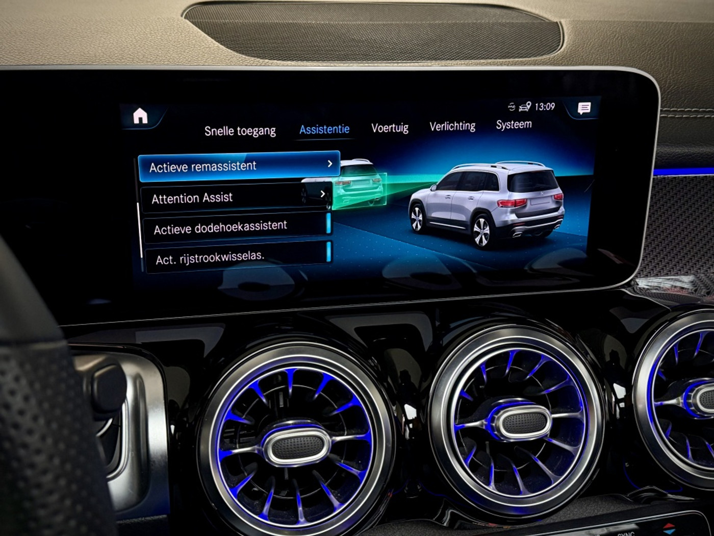 Foto van Mercedes-Benz GLB 250 4Matic