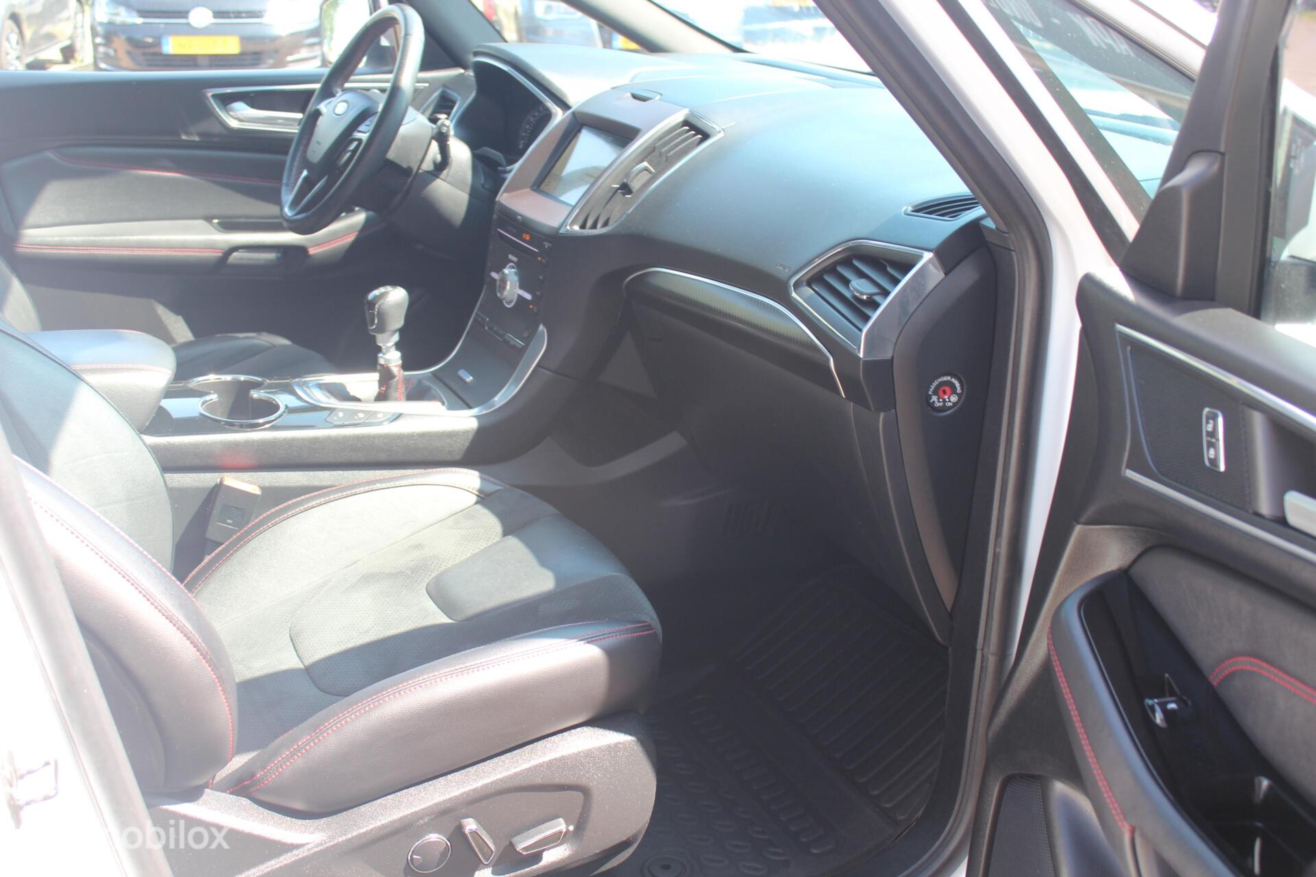 Foto van Ford S-max