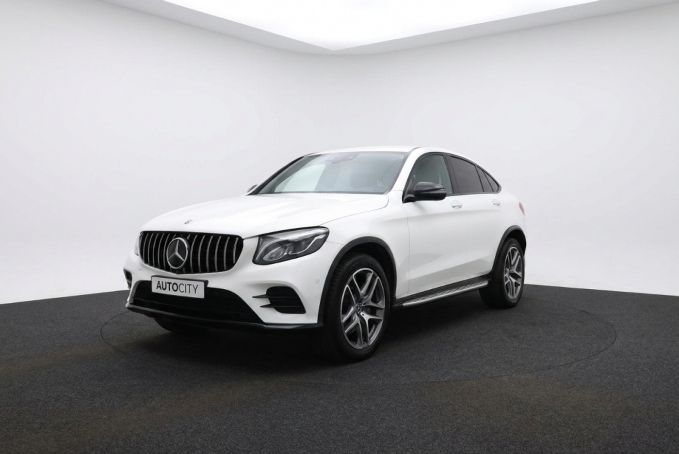 Mercedes-Benz GLC 250 4Matic 250 4MATIC Premium AMG Line l 360 Camera l Blindspot l Keyless 2017 - voorkant