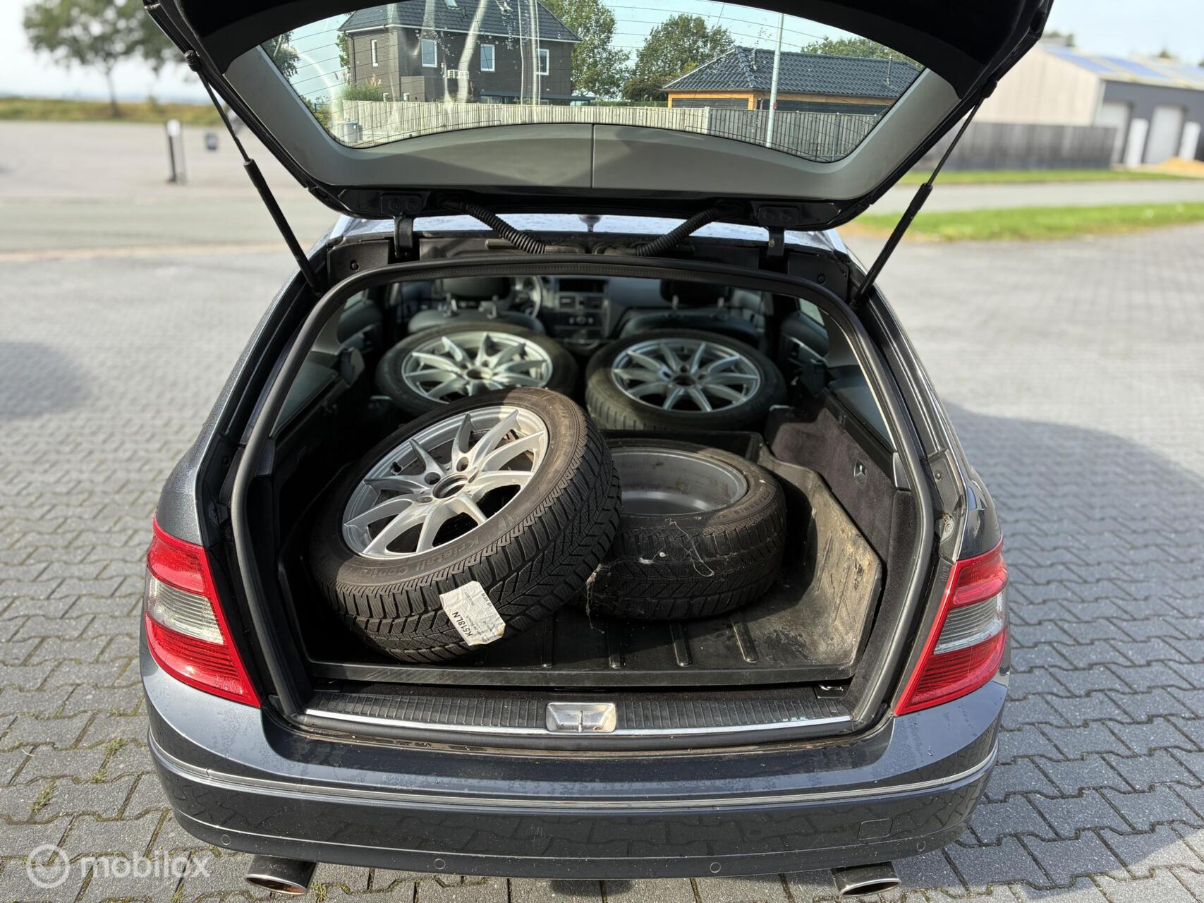 Foto van Mercedes-Benz C 280