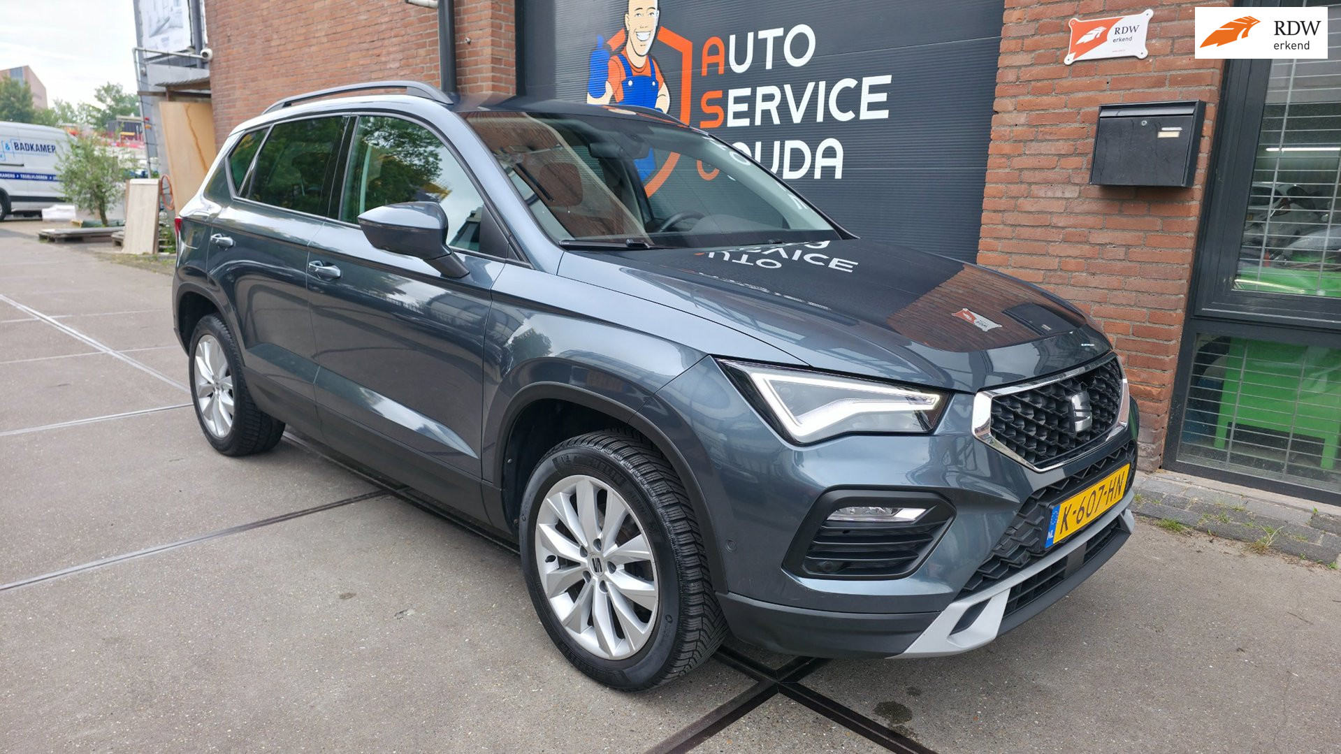 Seat Ateca 1.5 TSI Style Business Intense l Trekhaak l carplay 2021 - voorkant