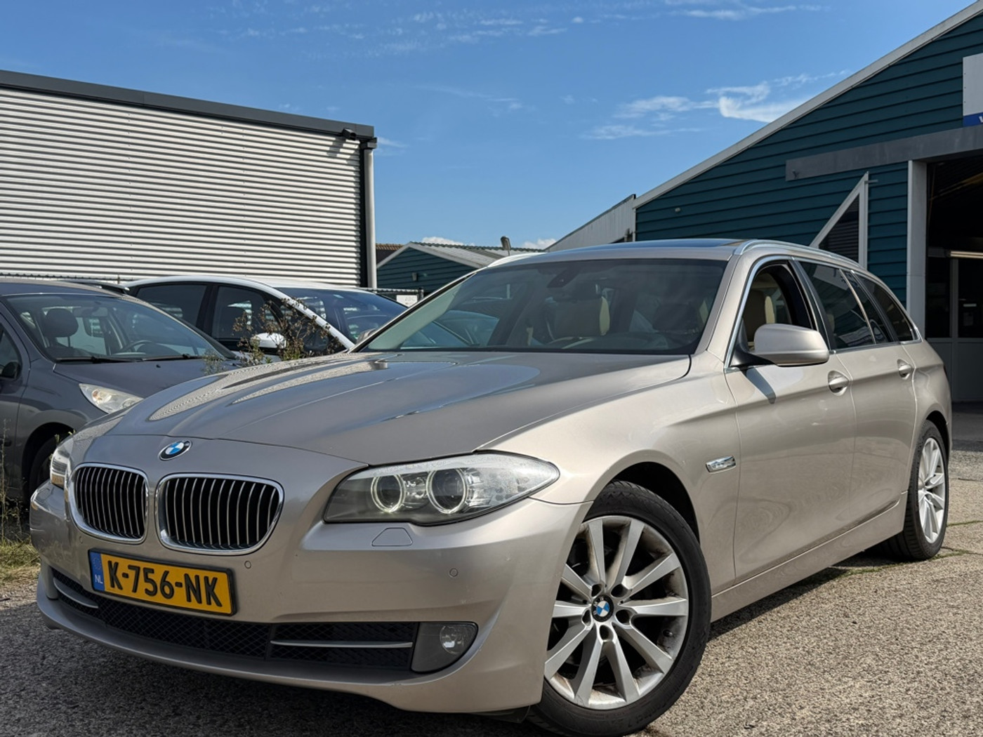 BMW 523i 523i EXE Aut8 | ECC | 18" LMV | Leer | Navi | Pano 2010 - voorkant