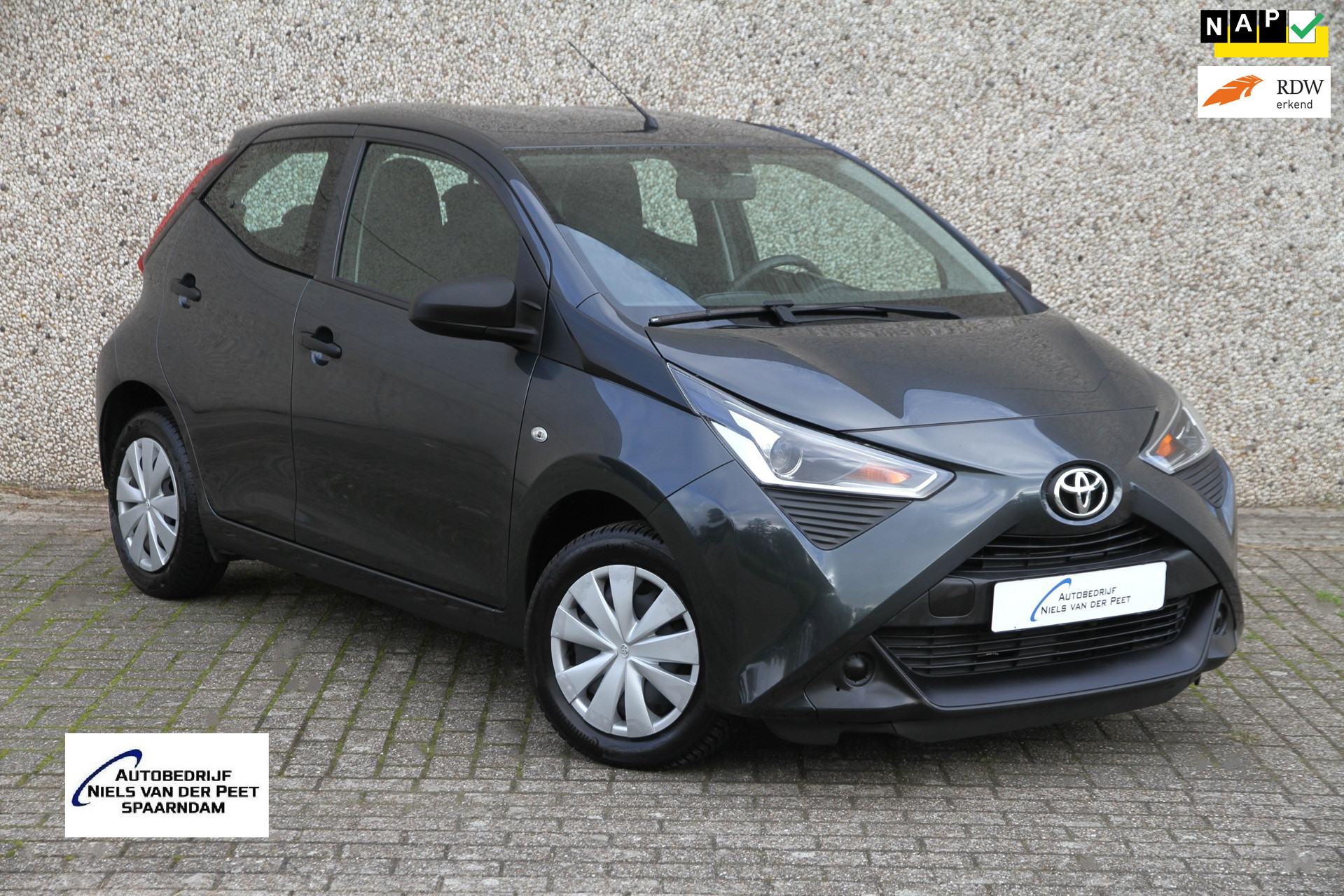 Toyota Toyota Aygo 1.0 VVT-i x-fun / Van 1e eigenaar / Airco / Elektrische ramen / Bluetooth / enz. 2021 - voorkant