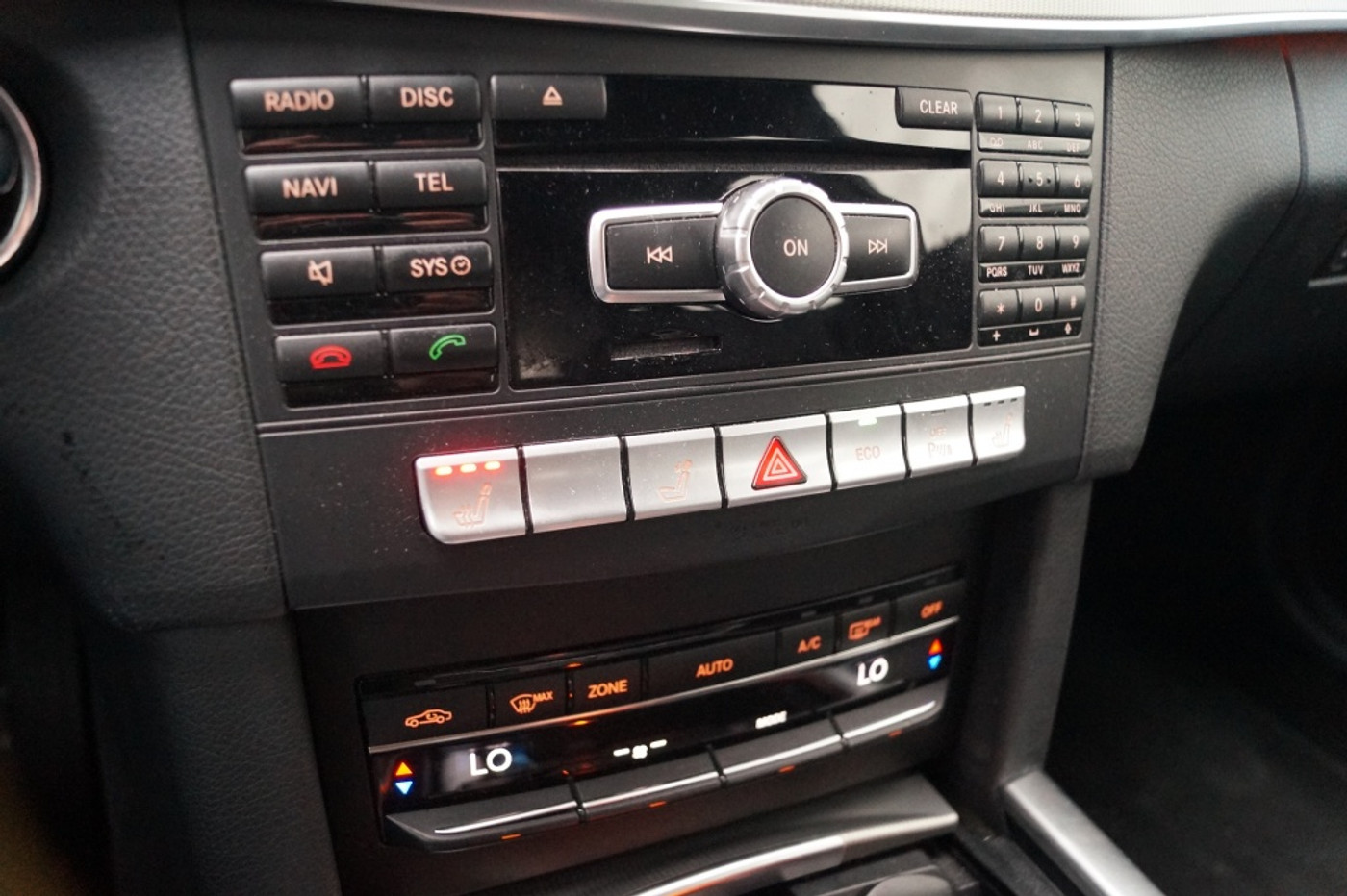 Foto van Mercedes-Benz E 200 Bluetec