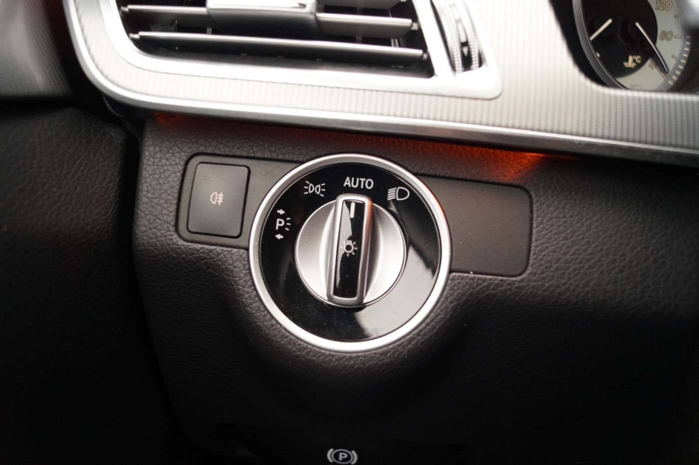 Foto van Mercedes-Benz E 200 Bluetec