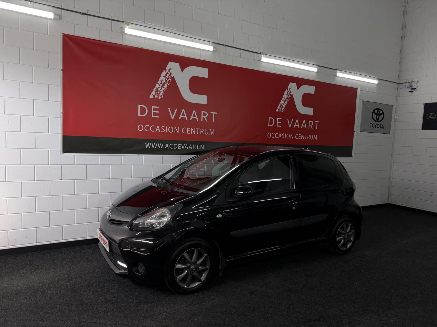 Toyota Toyota Aygo 1.0 VVT-i Dynamic Blue 2014 - voorkant
