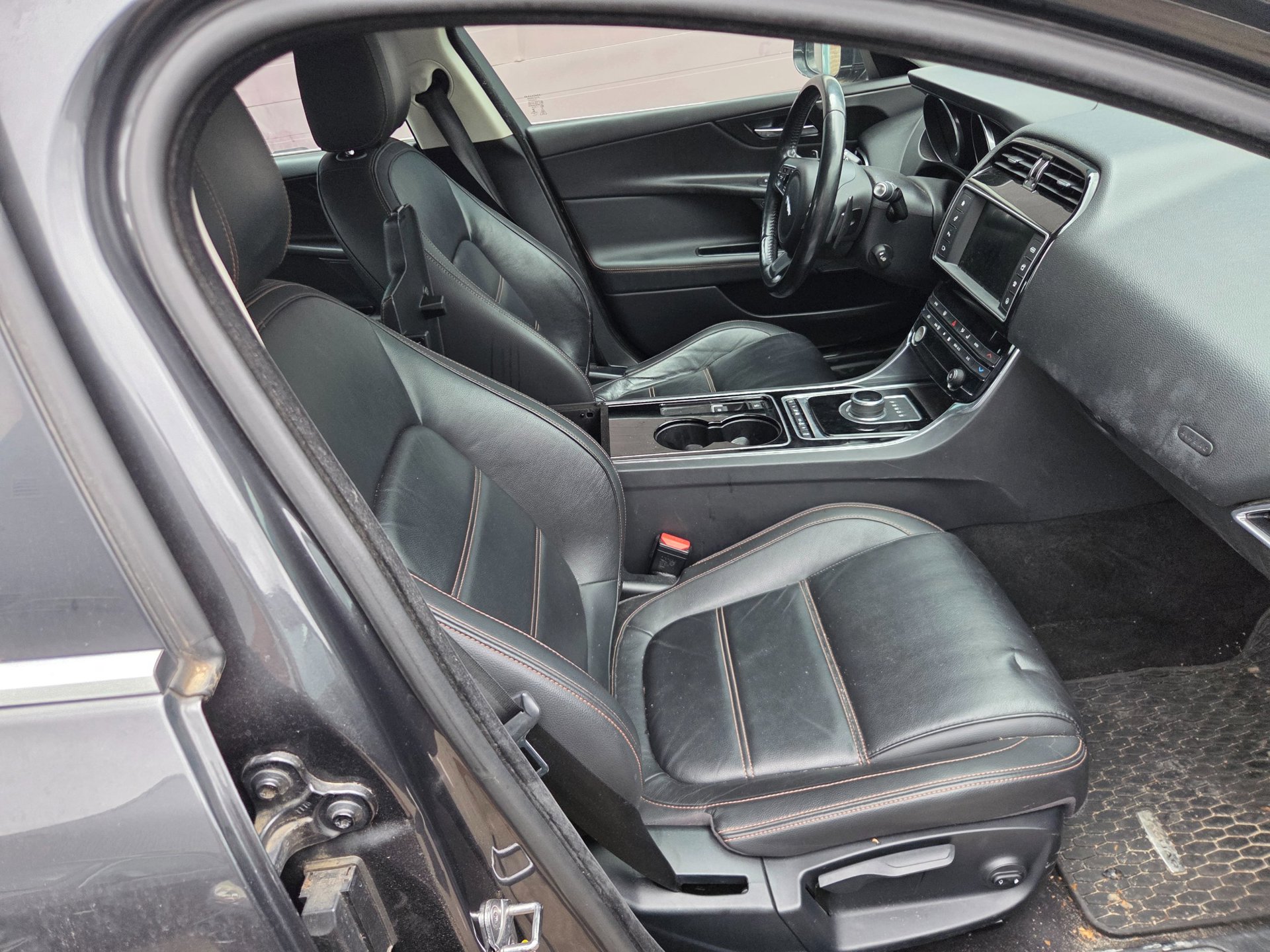 Foto van Jaguar Jaguar Xe