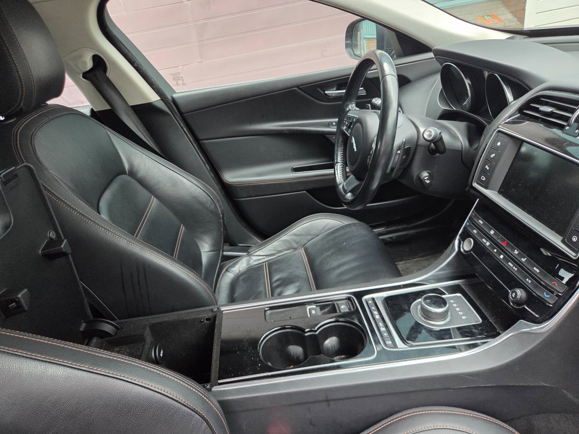 Foto van Jaguar Jaguar Xe