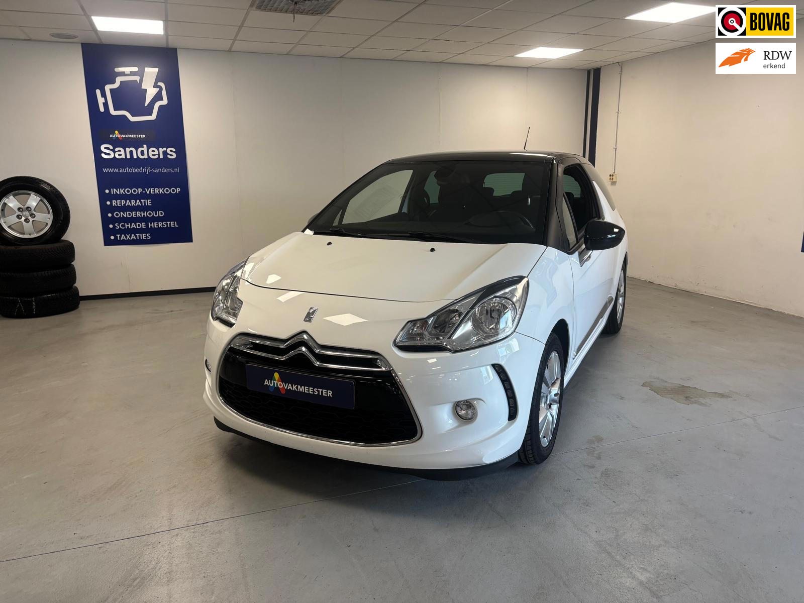 DS DS 3 1.2 So Chic zwarte hemel/clima 2016 - voorkant