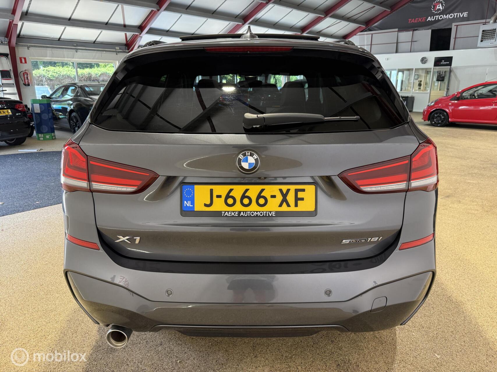 Foto van BMW X1 Sdrive18i