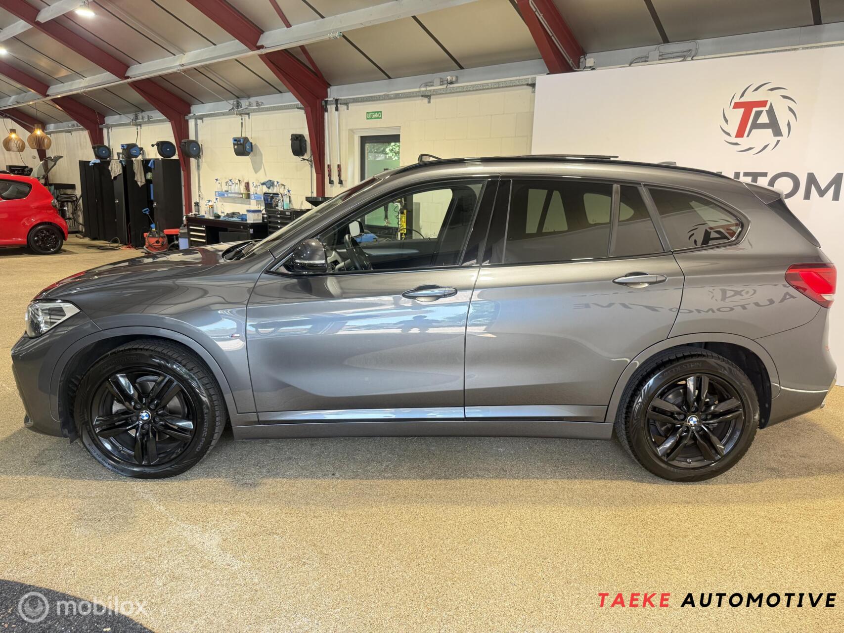 Foto van BMW X1 Sdrive18i