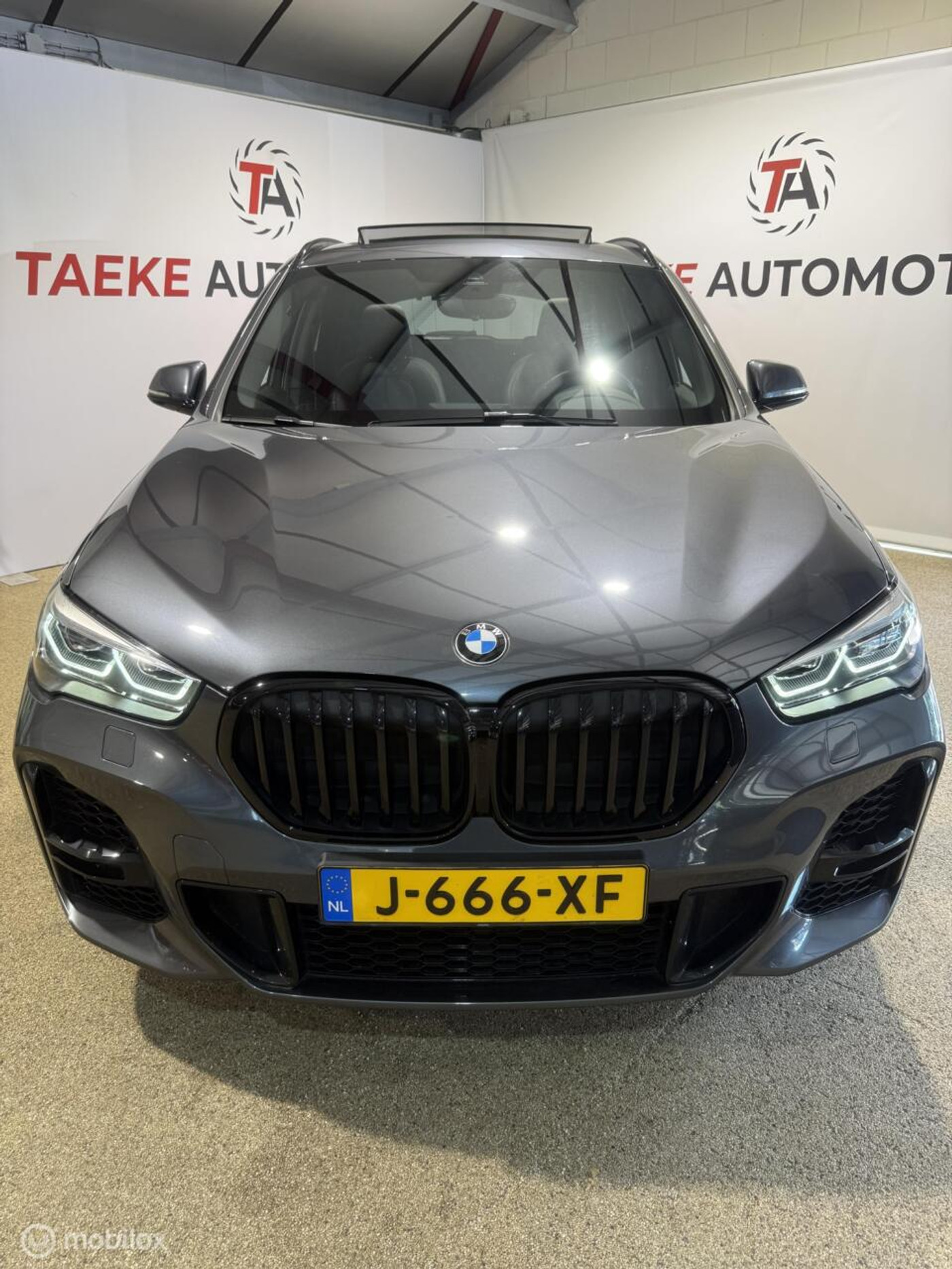 Foto van BMW X1 Sdrive18i
