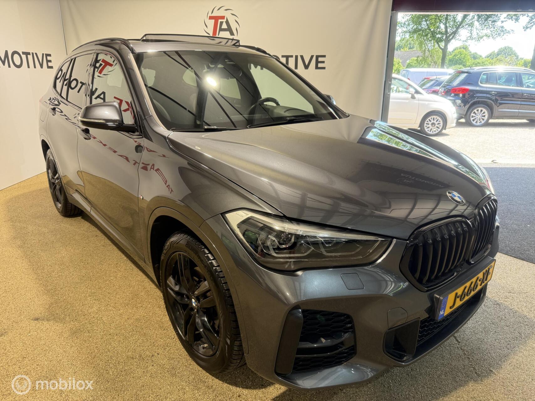 Foto van BMW X1 Sdrive18i