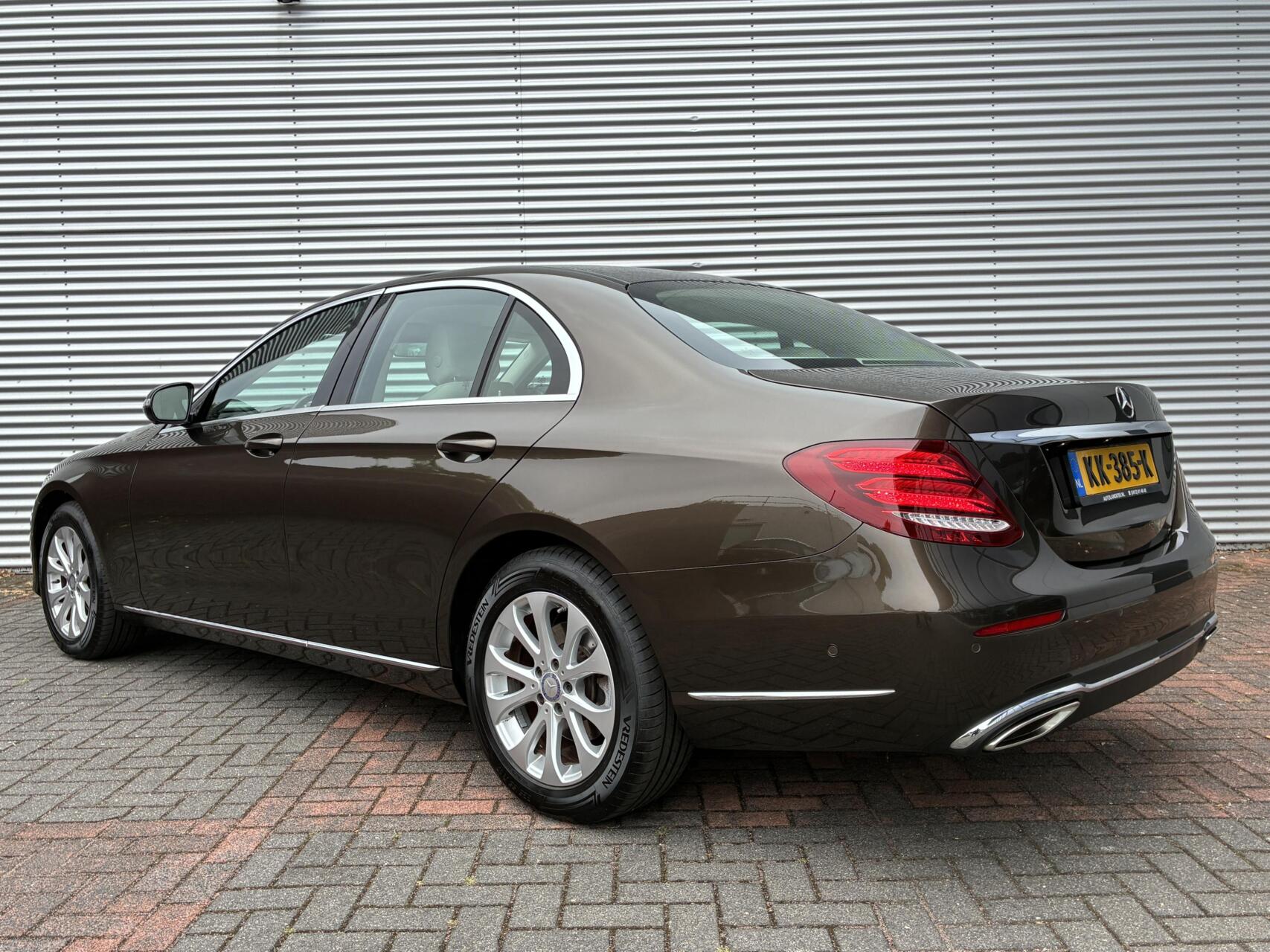 Foto van Mercedes-Benz E 200