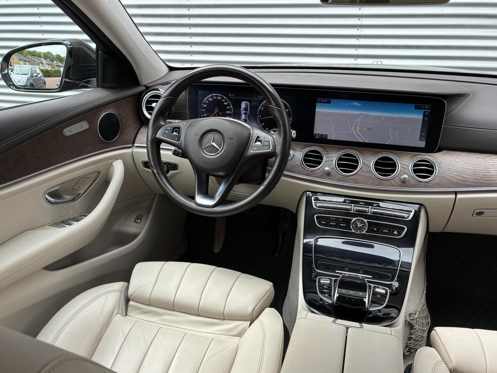 Foto van Mercedes-Benz E 200